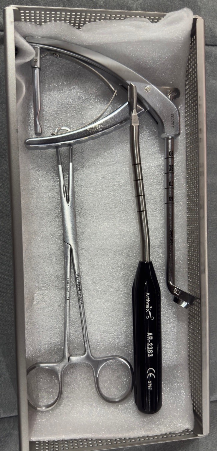 GENUINE Arthrex Minimally Invasive Quadricep Tendon Harvest SET AR-2383 AR-2384