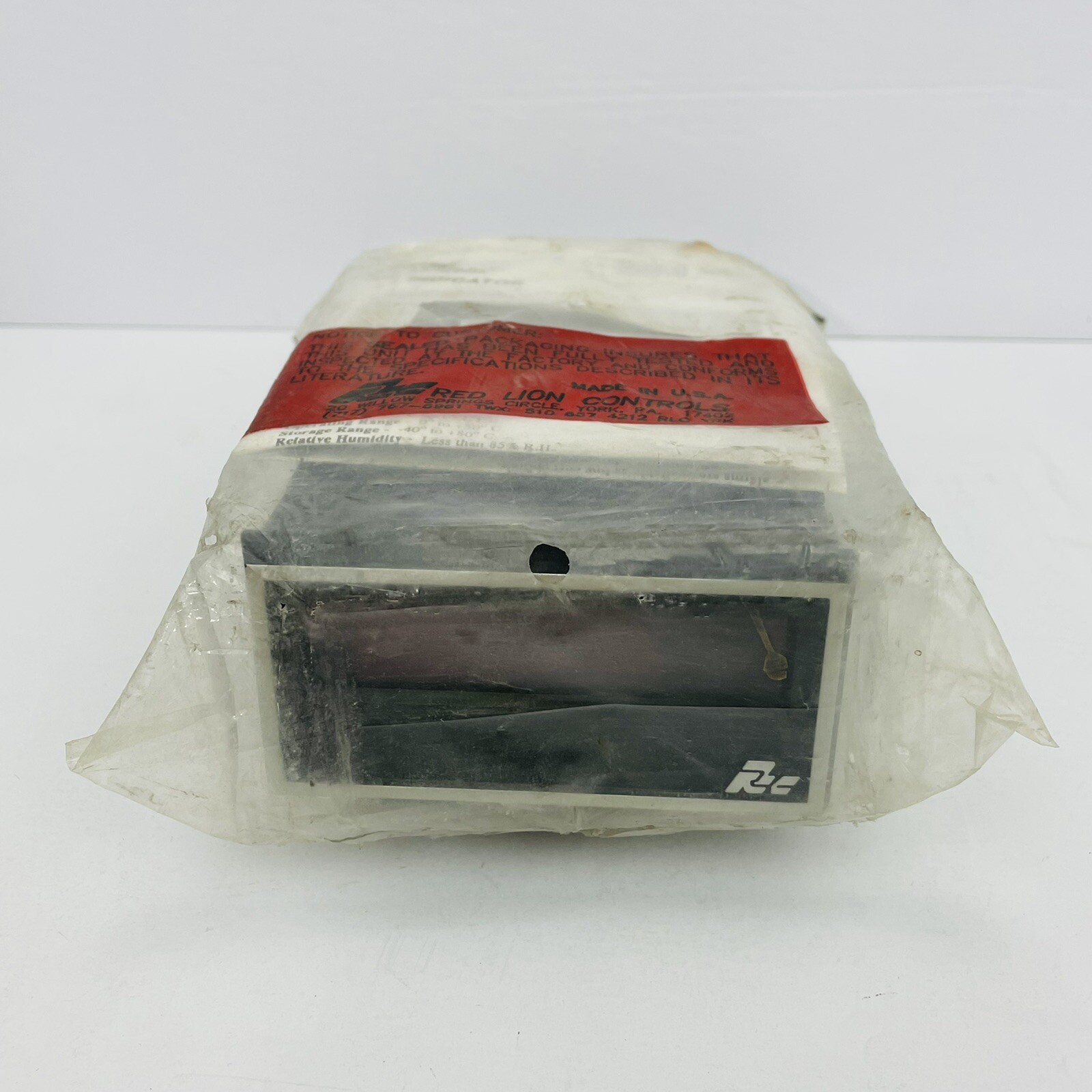 Red Lion APLTC402 Panel Meter 115Vac ~New Surplus~