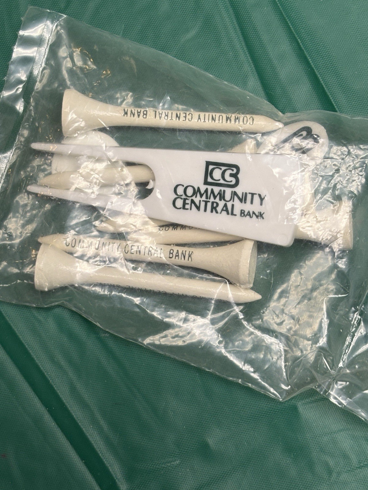 Community Central Bank Michigan Defunct 6 Golf Tees-Divot Repair-2 Ball Markers