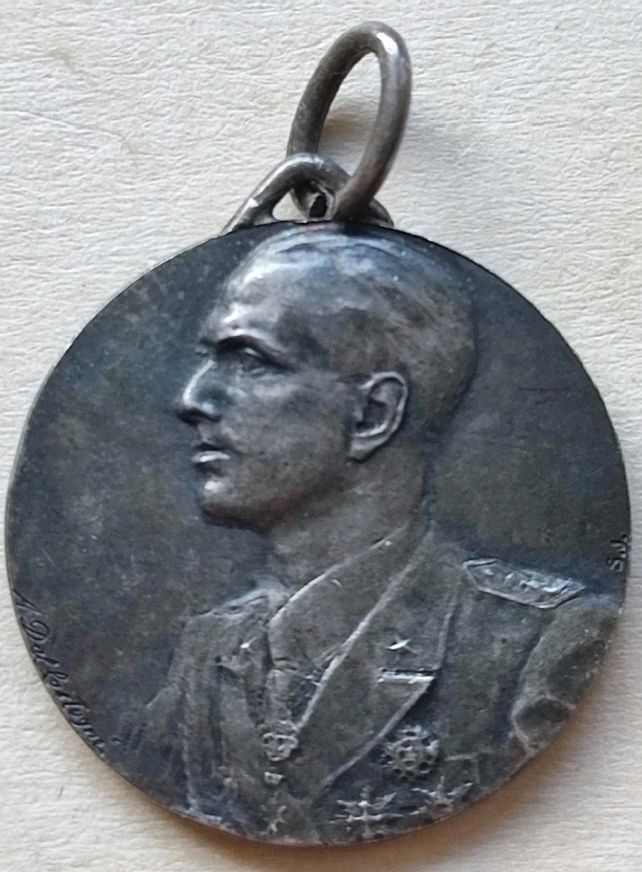 UMBERTO OF SAVOY MEDAL MONARCHY KINGDOM OF ITALY MILITARY COMMEMORATIVE