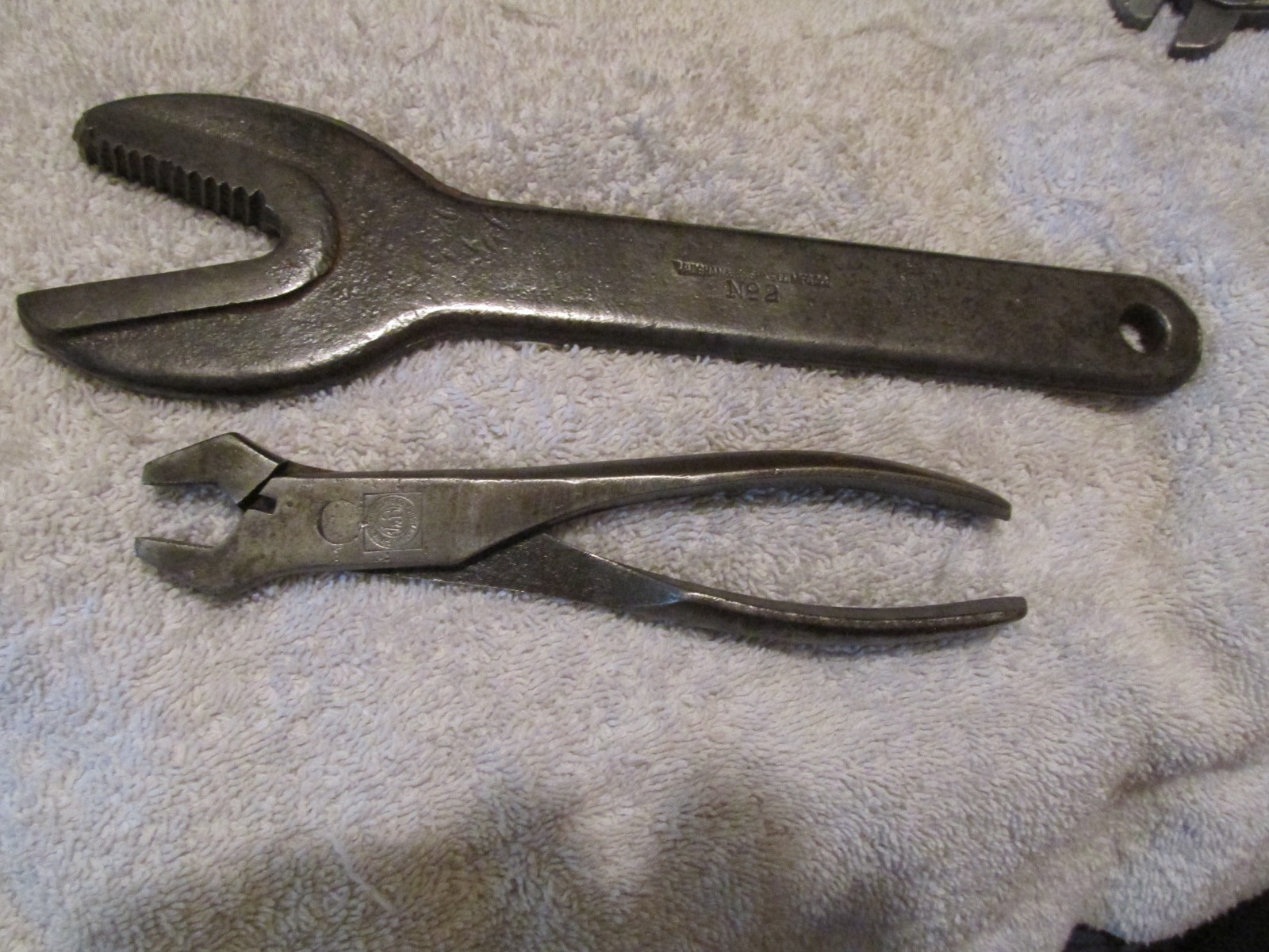 LOT OF 2 Antique Vaughan & Bushnell TOOLS #2 Alligator Wrench Specialty PLIERS