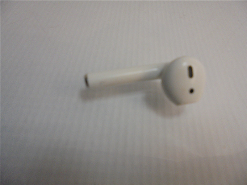 Apple AirPods A1602 Wireless Bluetooth Earbuds with Charging Case Tested