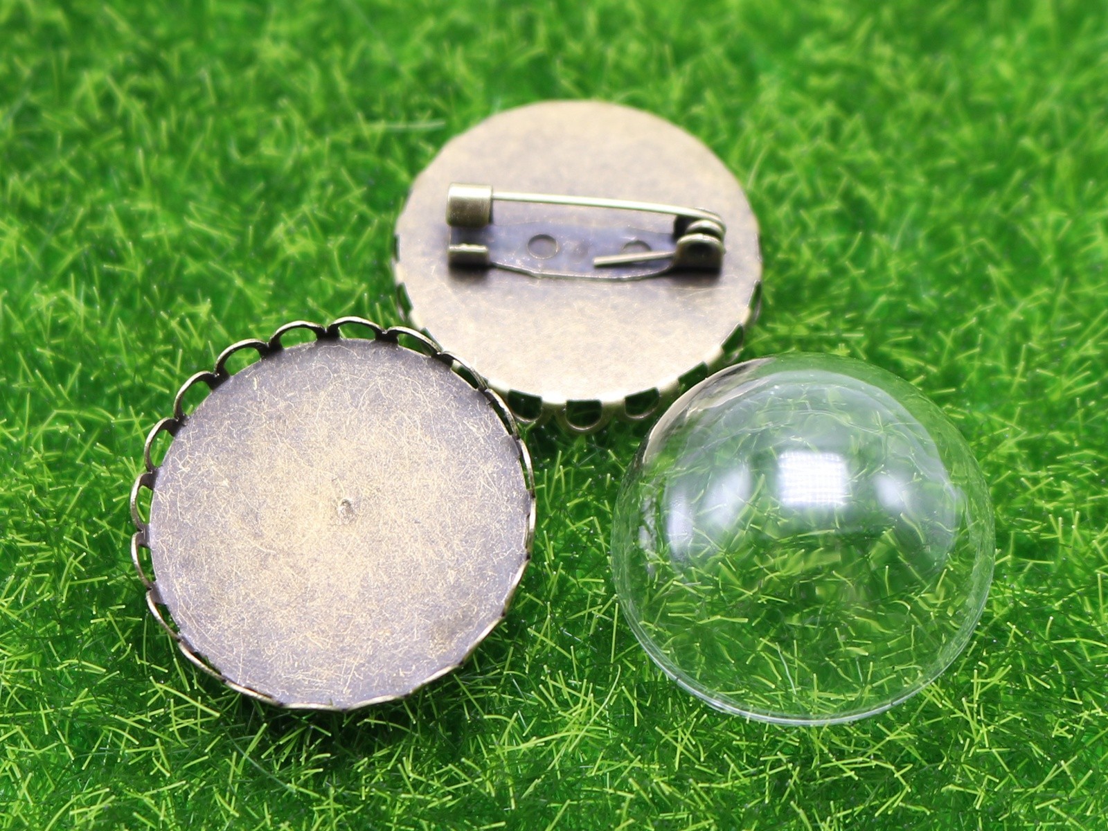 2 DIY Bronze Round Brooch with 20mm 25mm Clear Glass Dome Terrarium 1/2 Globe