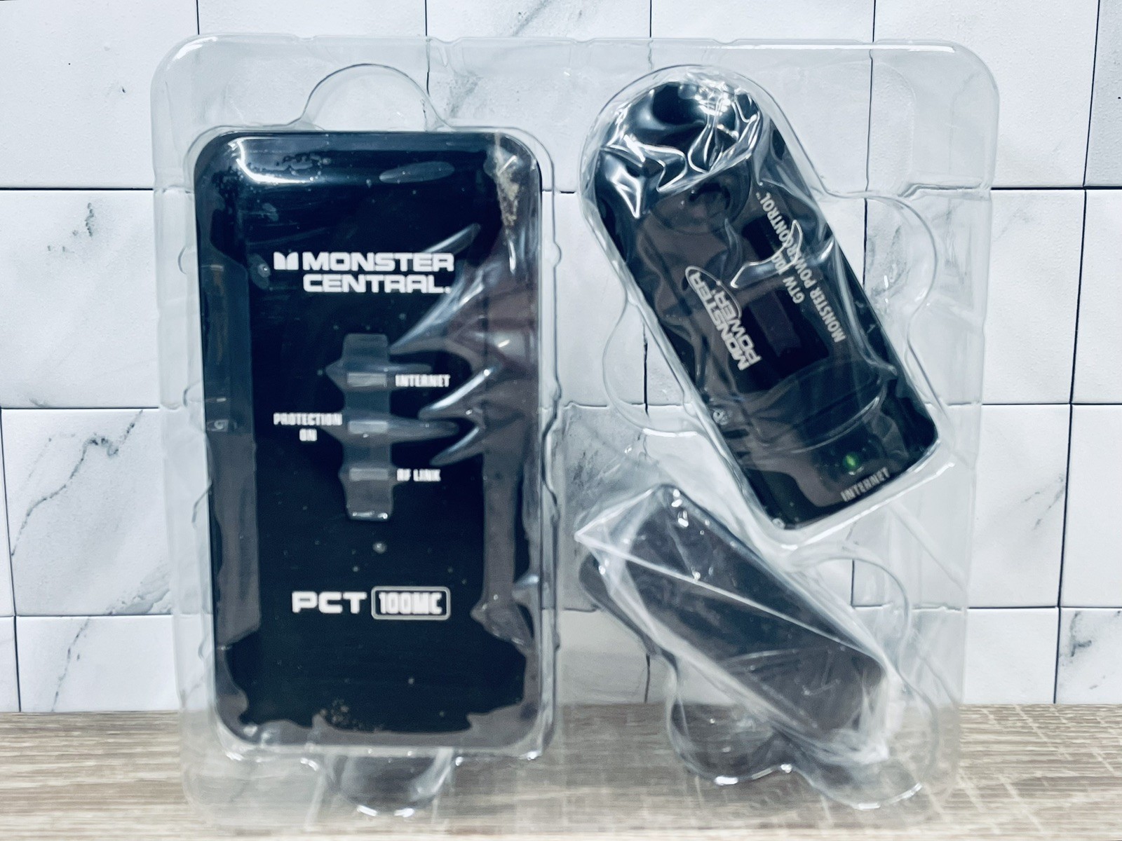 Monster Central Power Control 100MC with Ethernet Gateway kit (Requires app)