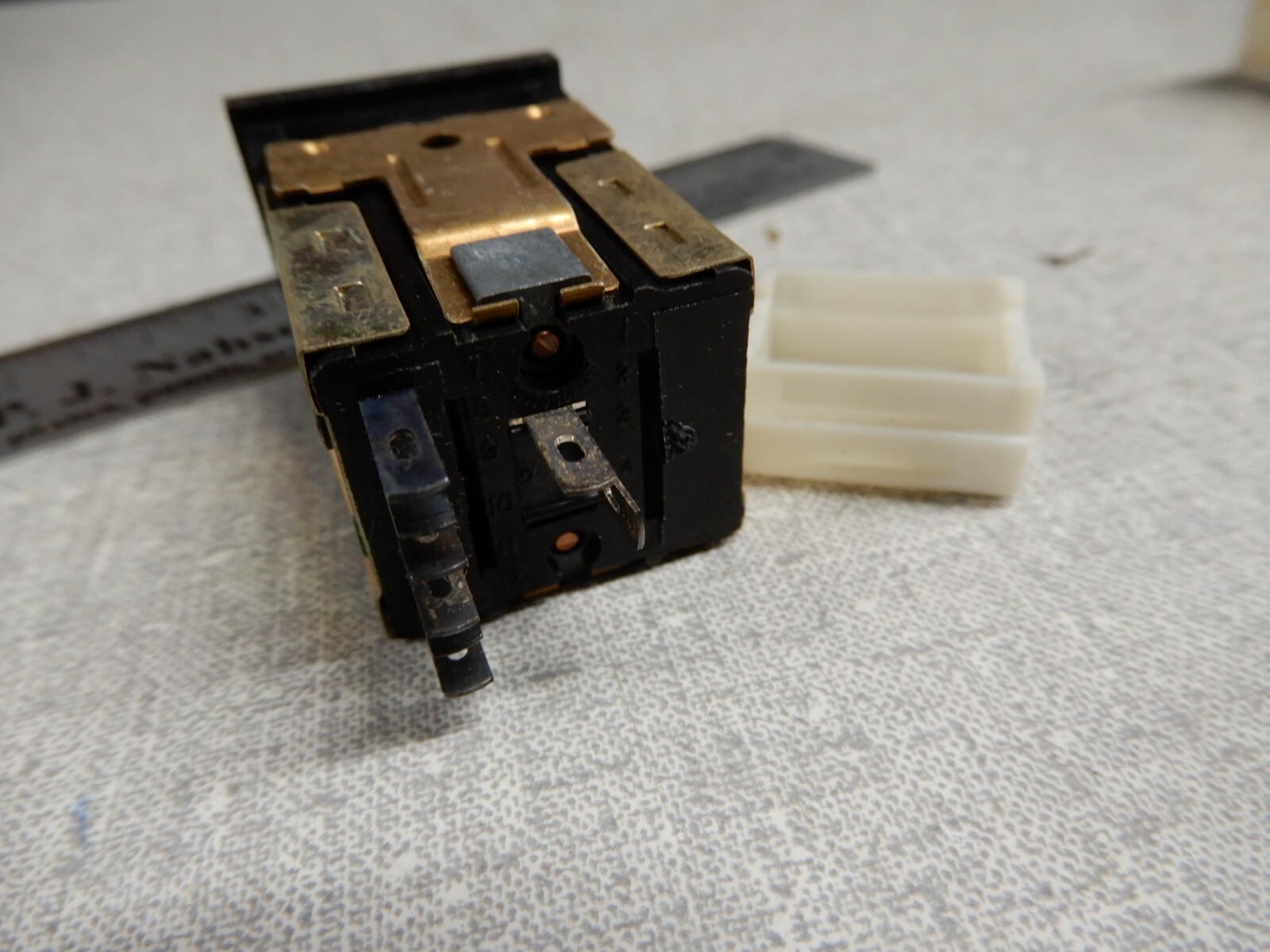 Switchcraft PL 1262 05 White Lighted Pushbutton Switch NOS Qty 1 Push Lite Switc