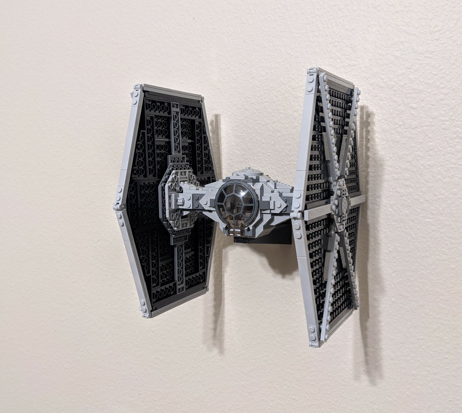 UDS wall mount for Non-UCS Tie Fighter's 75300, 75211, 75101 9492, 7146, 7263
