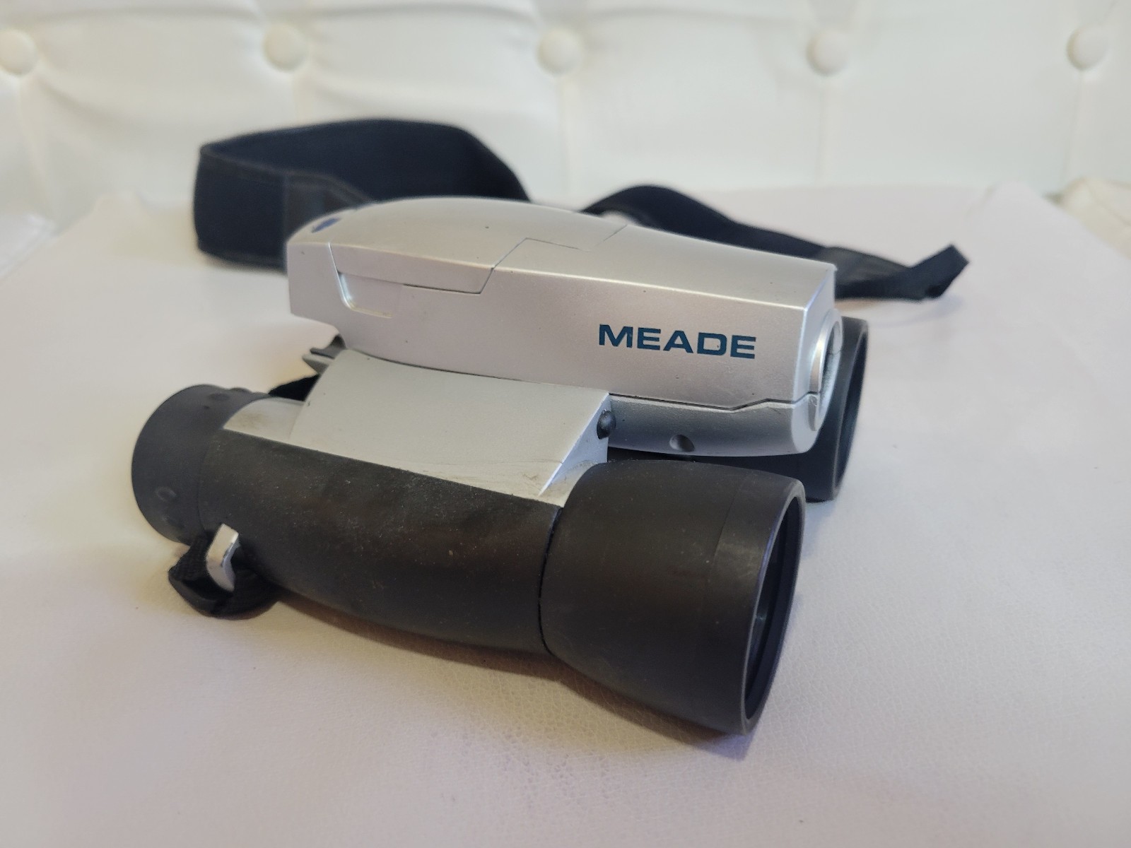MEADE CaptureView Digital Camera & 8x22 Binoculars CV-1 missing SD card tray