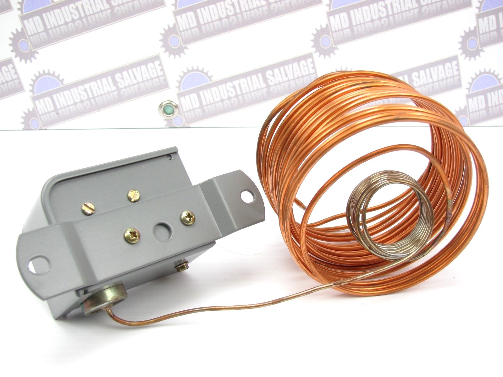 JOHNSON - A11B-1C - Freeze Stat Low Temp Cutout Control w/Auto Reset (35-45F)