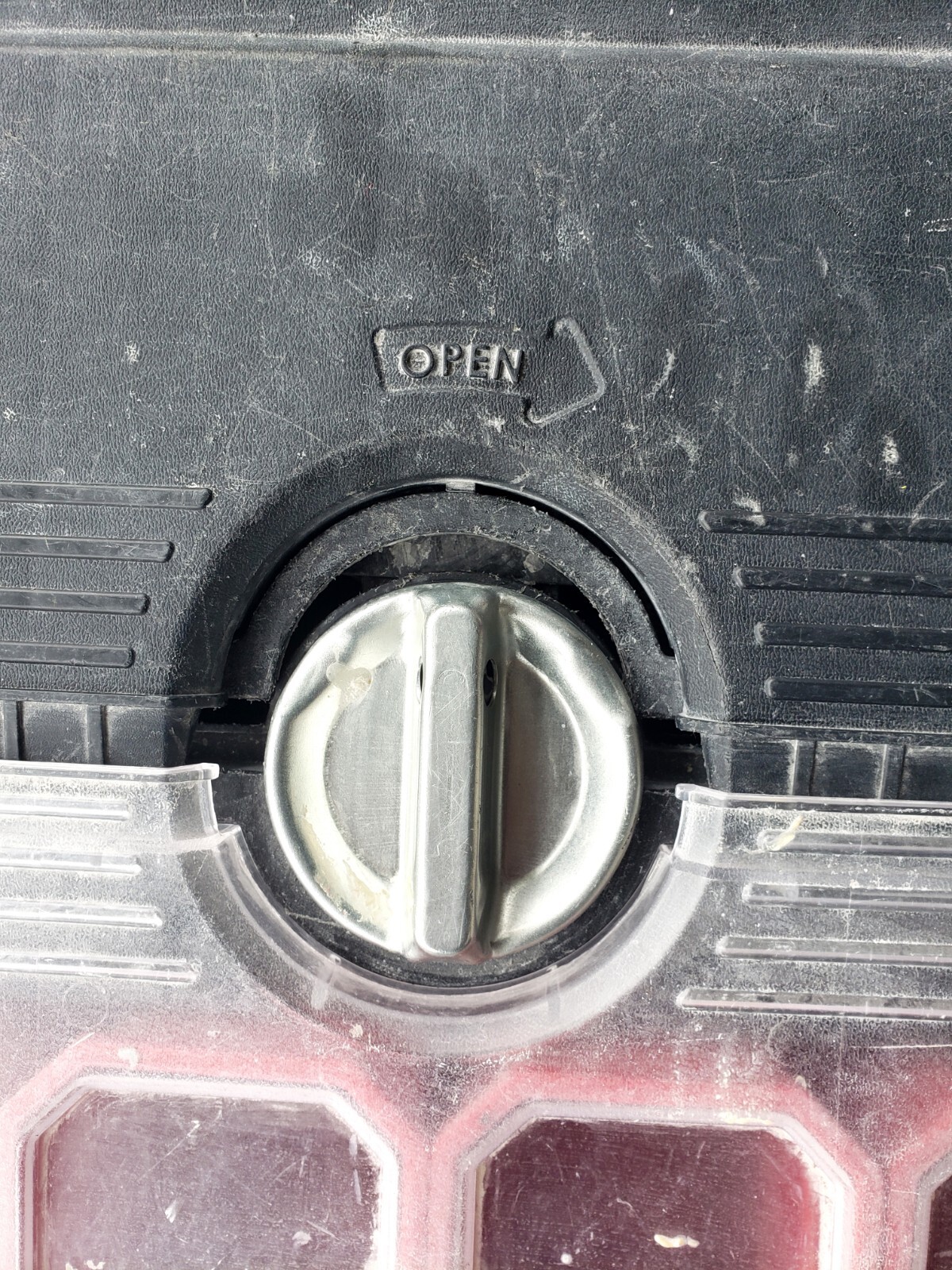 Keter and Husky Rolling tool box chest Latch Replacement Part