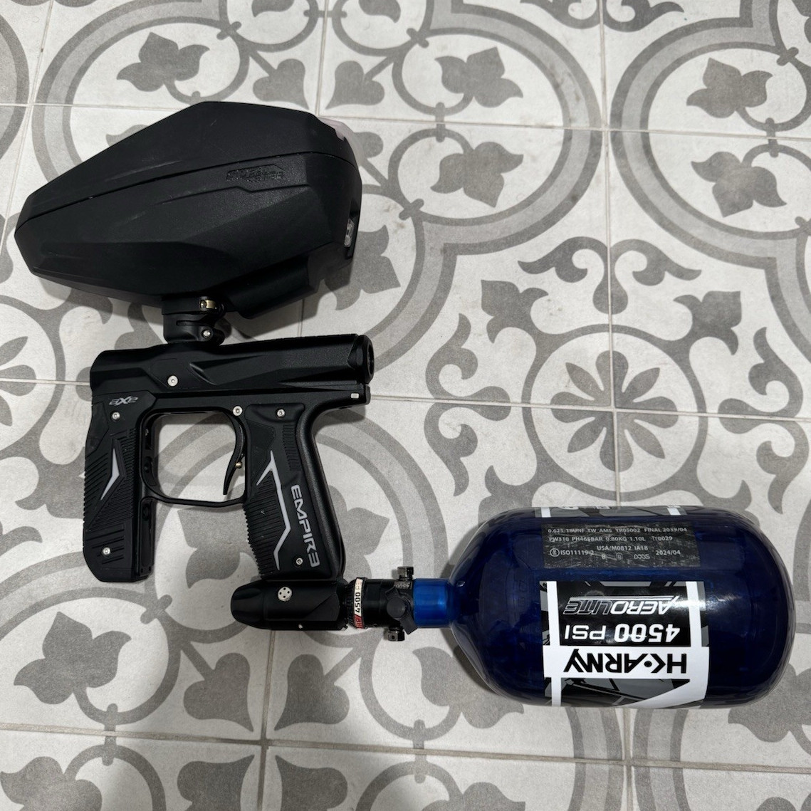 Empire Axe 2.0 Electronic Paintball Gun Black W/ Empire 68/4500 & Loader
