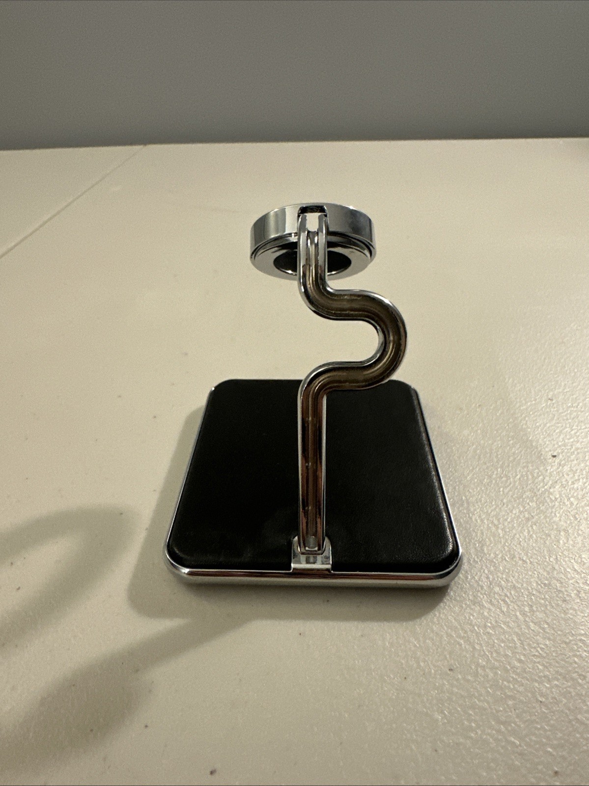 Twelve South Forte for Apple Watch Stand
