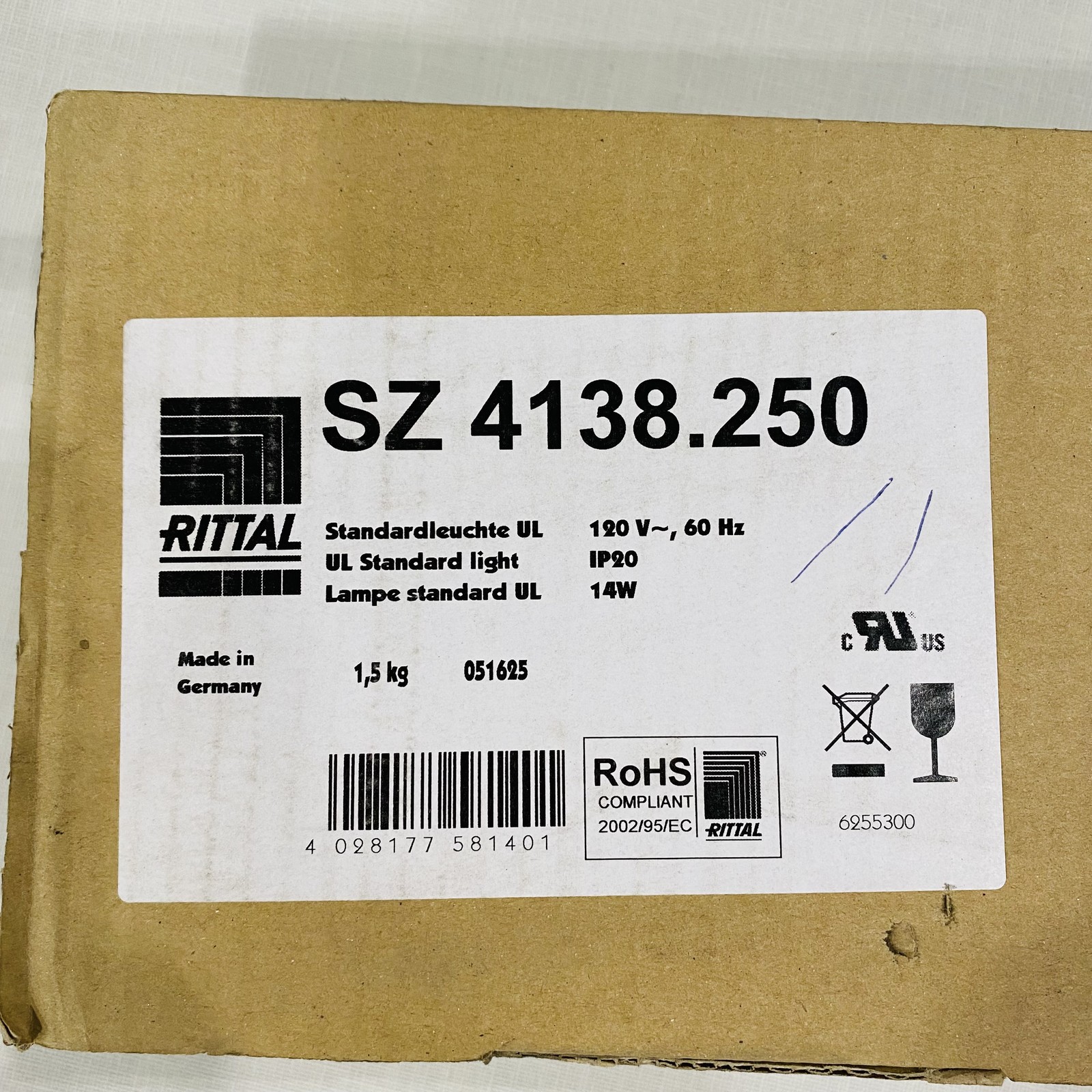 4138.250 Rittal 4138.250 STANDARD LIGHT 14W 120V 18" C/W DOOR SWITCH