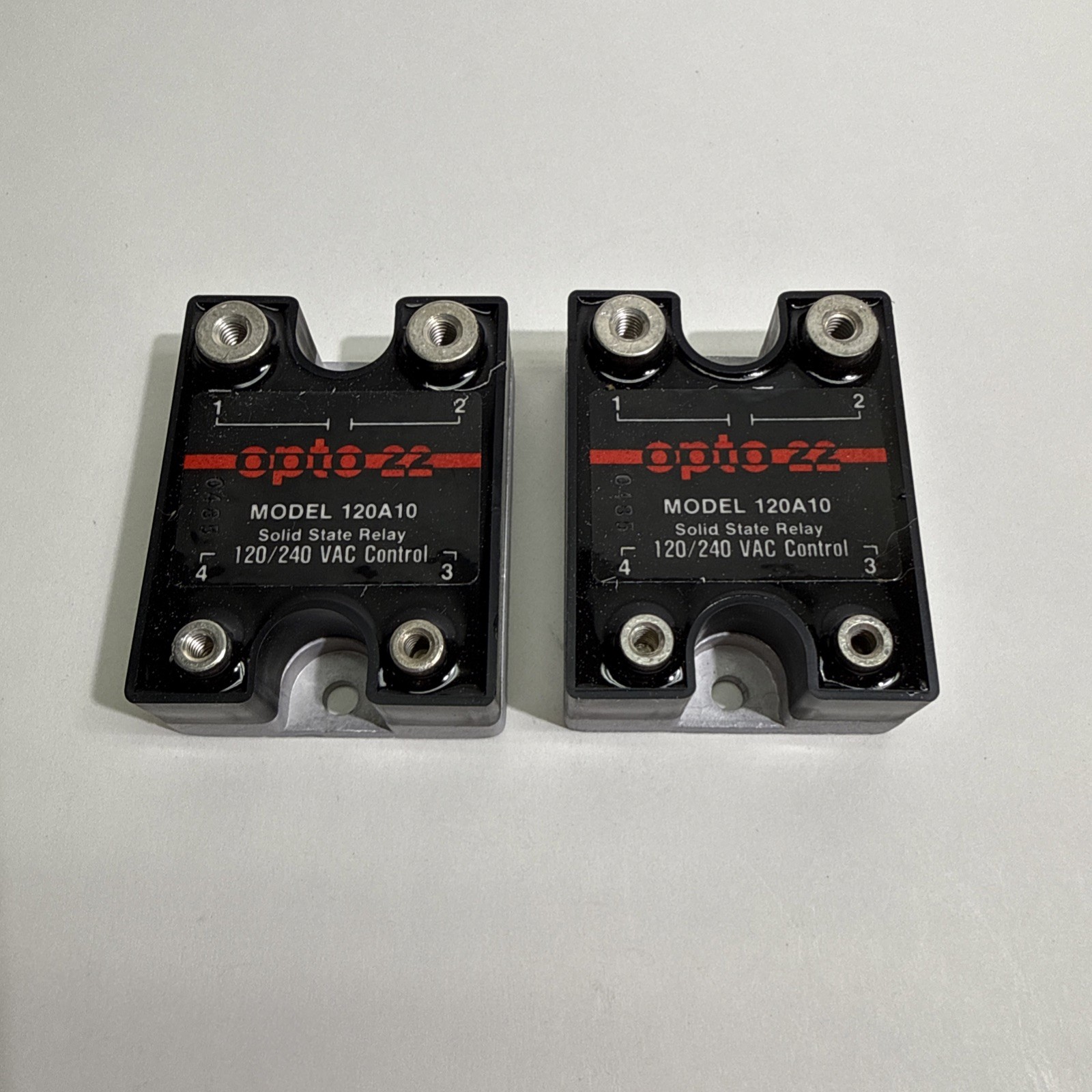 (Lot Of 2) Opto 22 120A10 Solid State Relay 120/240 VAC 10A AC Control New
