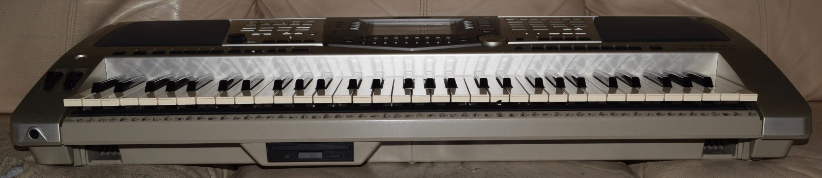 Yamaha PSR-2000 Keyboard Workstation