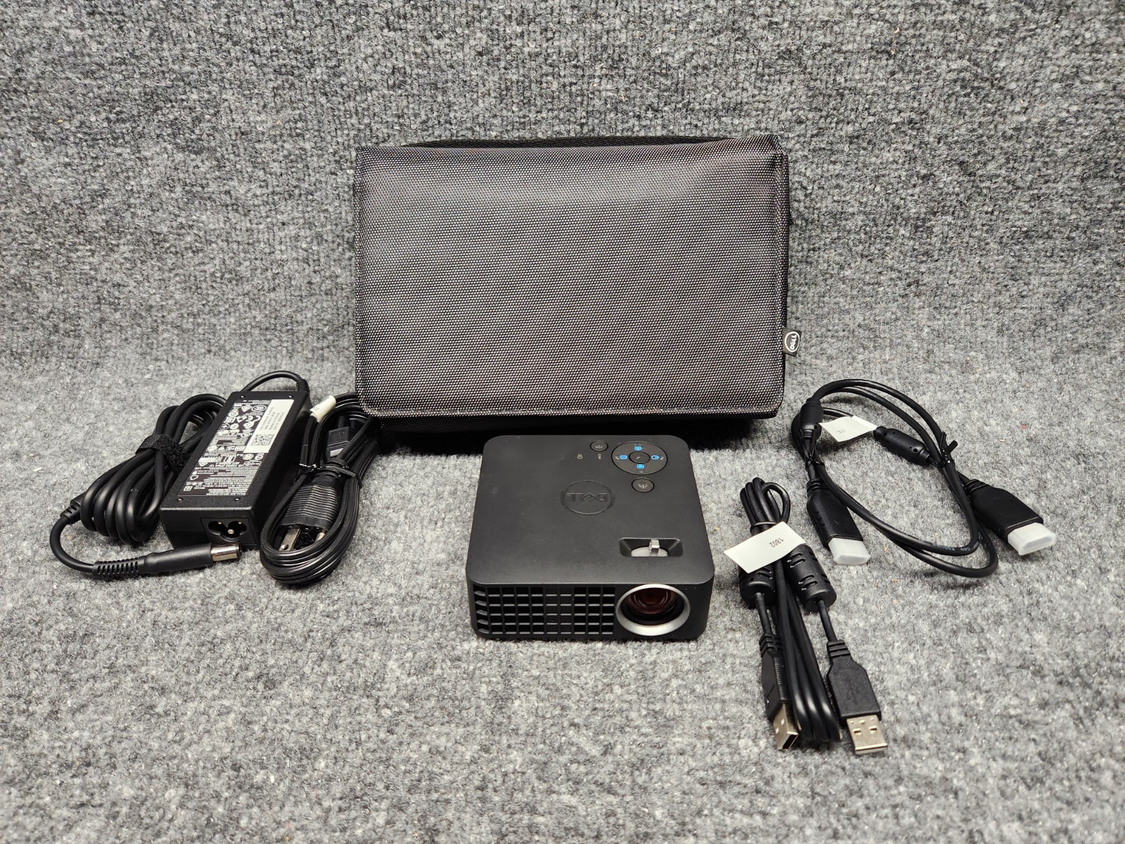 Dell Mobile Projector M318WL 500 ANSI Lumens w Case/Power Adapter No Remote