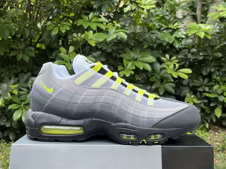 Brand-new men's Nike Air Max 95 grey-green cushioned sports shoes