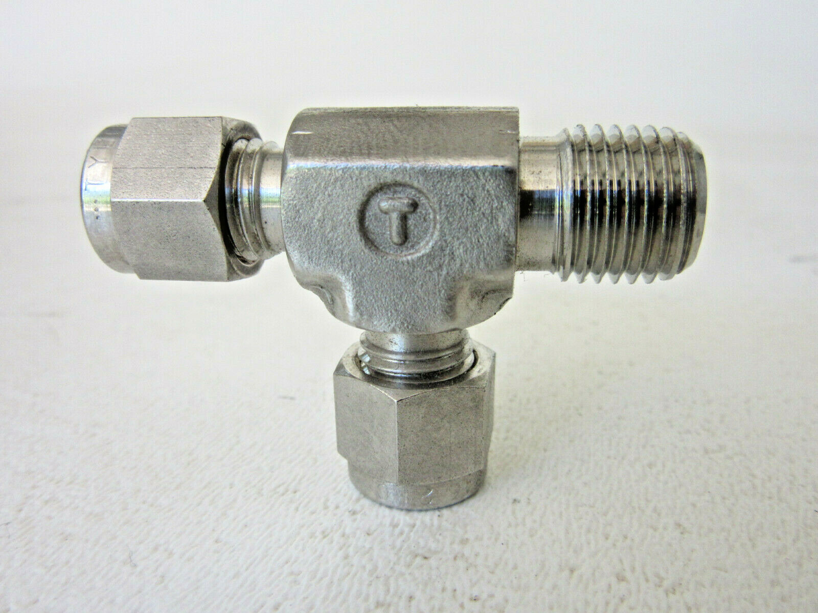 Tylok 1/4" Tube x 1/4" Tube x 1/4" NPT Run TEE   316 Stainless   SS-4-DTMT-4