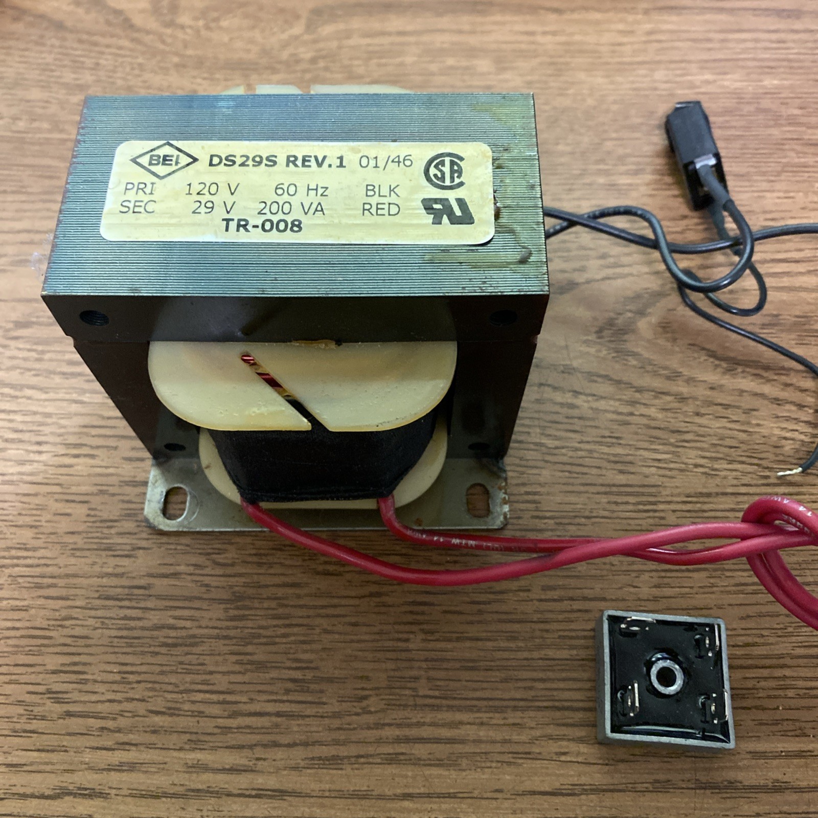 BEI  DS29S Transformer Prl 120V / Sec 29V With Reset Button And Rectifier