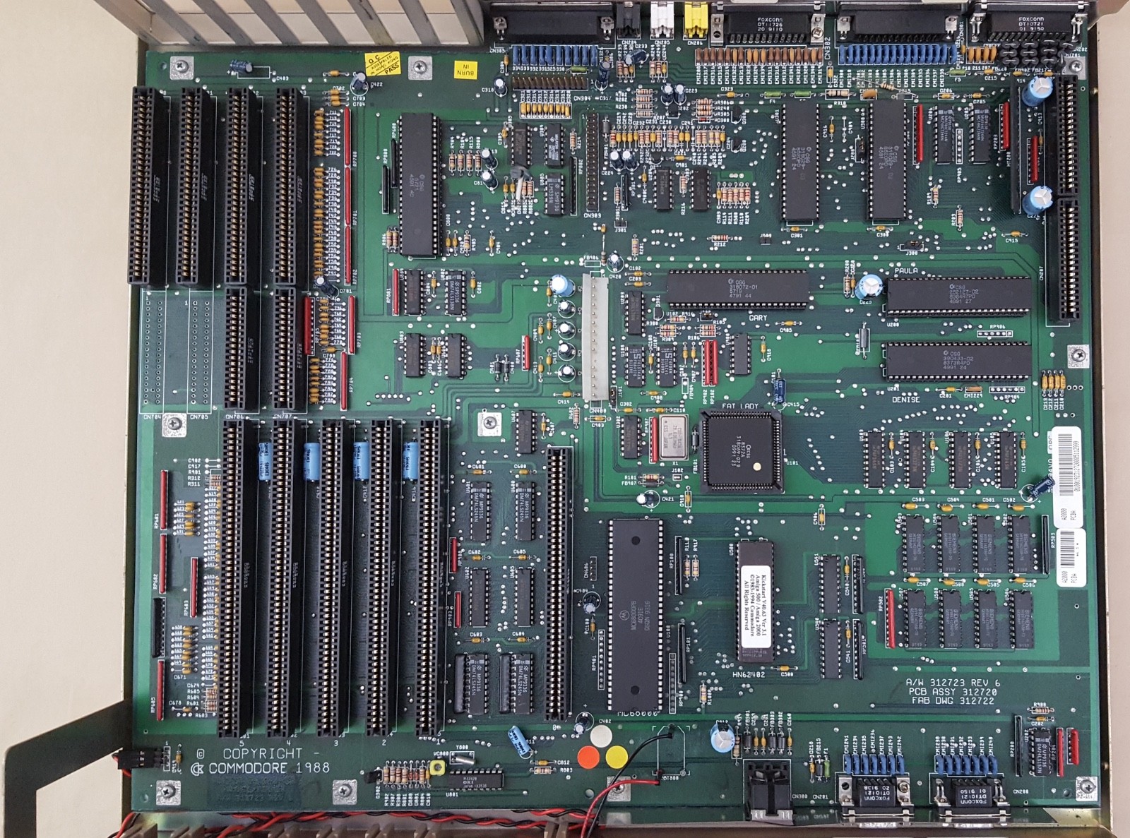 Commodore Amiga 2000 A2000 Desktop Computer rev6.3 1MB 8373 Denise - CA1064106