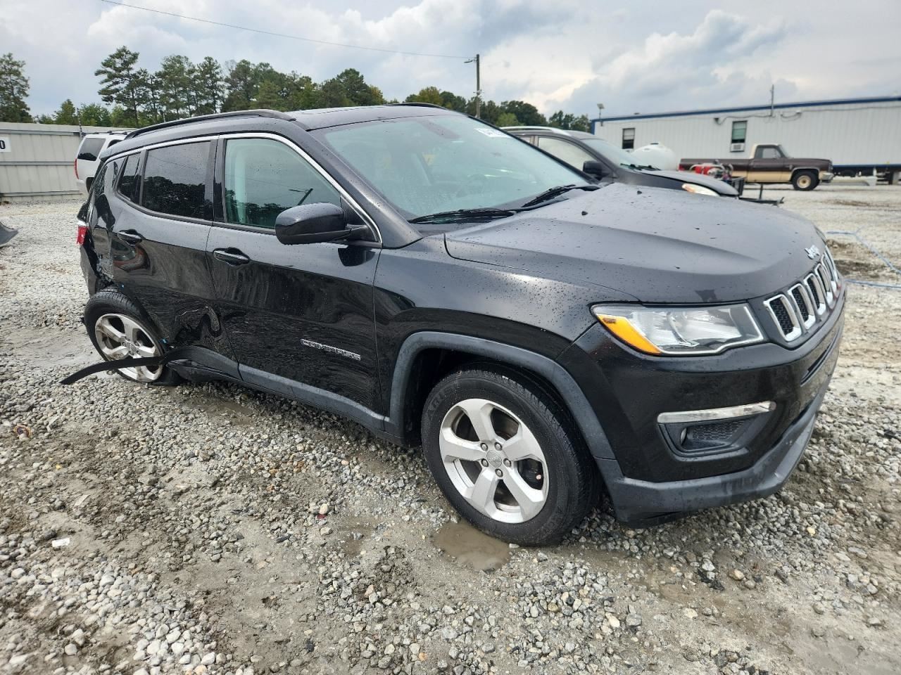 COMPASS 2018 Glove Box 4887650