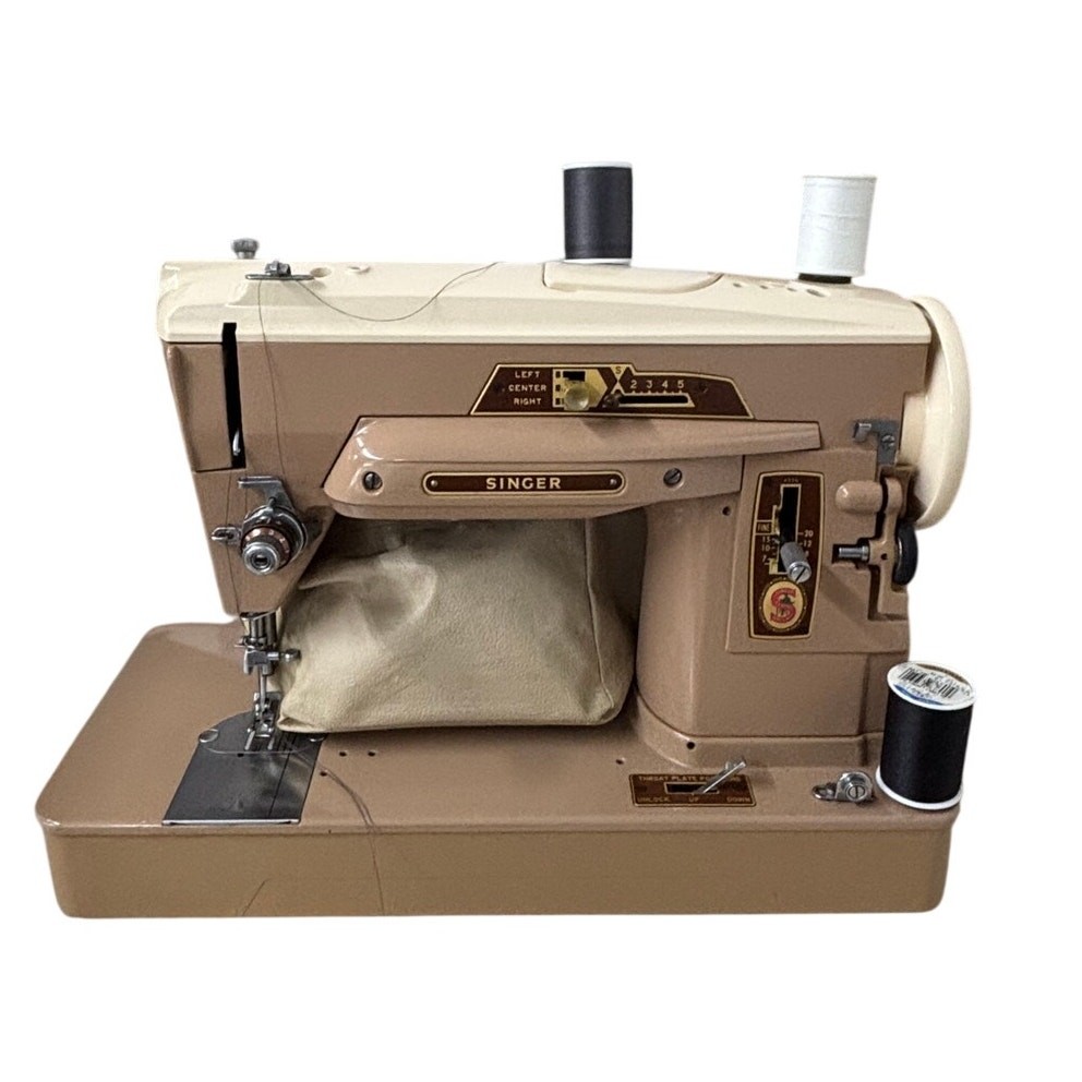 Singer 403A Vintage Sewing Machine w Case