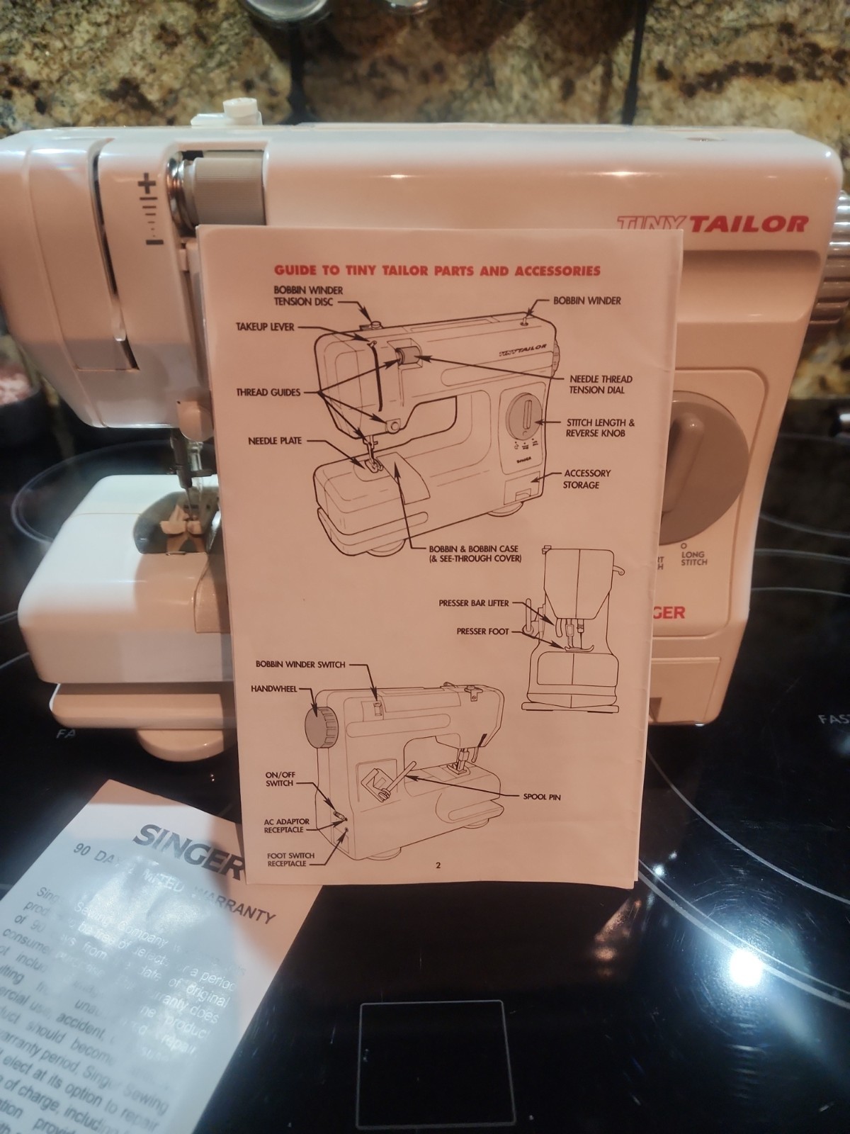 Singer Tiny Tailor Mending Machine TT600A in Original Box Sewing