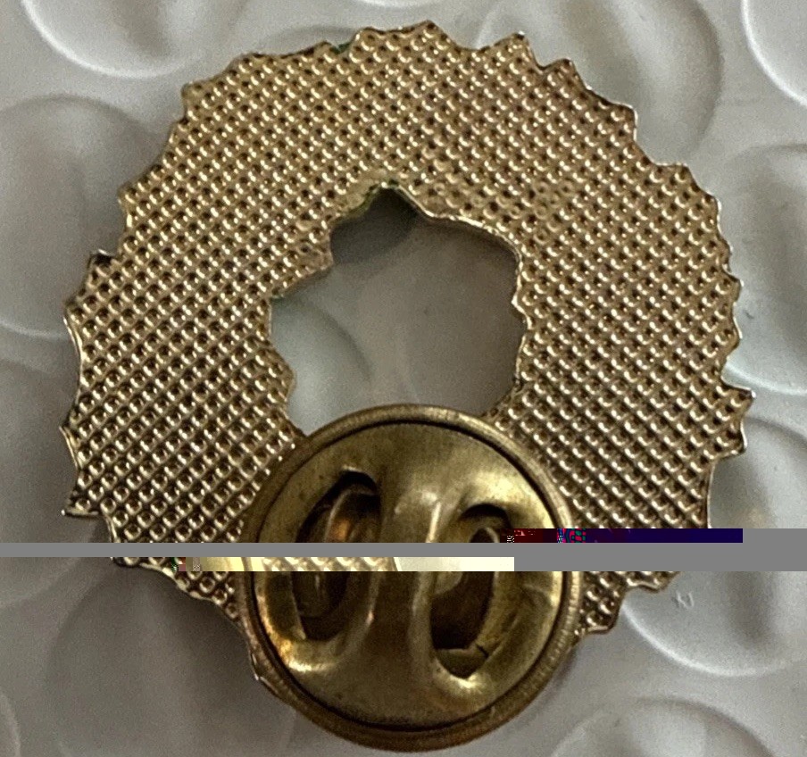 Christmas Wreath Pin Buttton