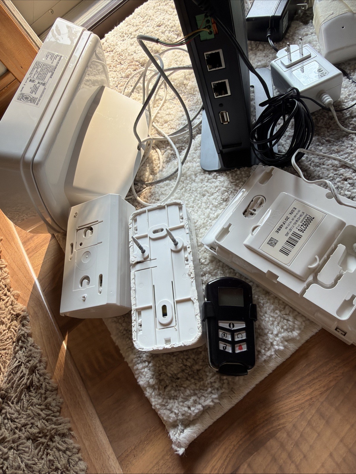 ADT Security Alarm System Bundle SCW9057G-433 Cannot Test Listed For Parts