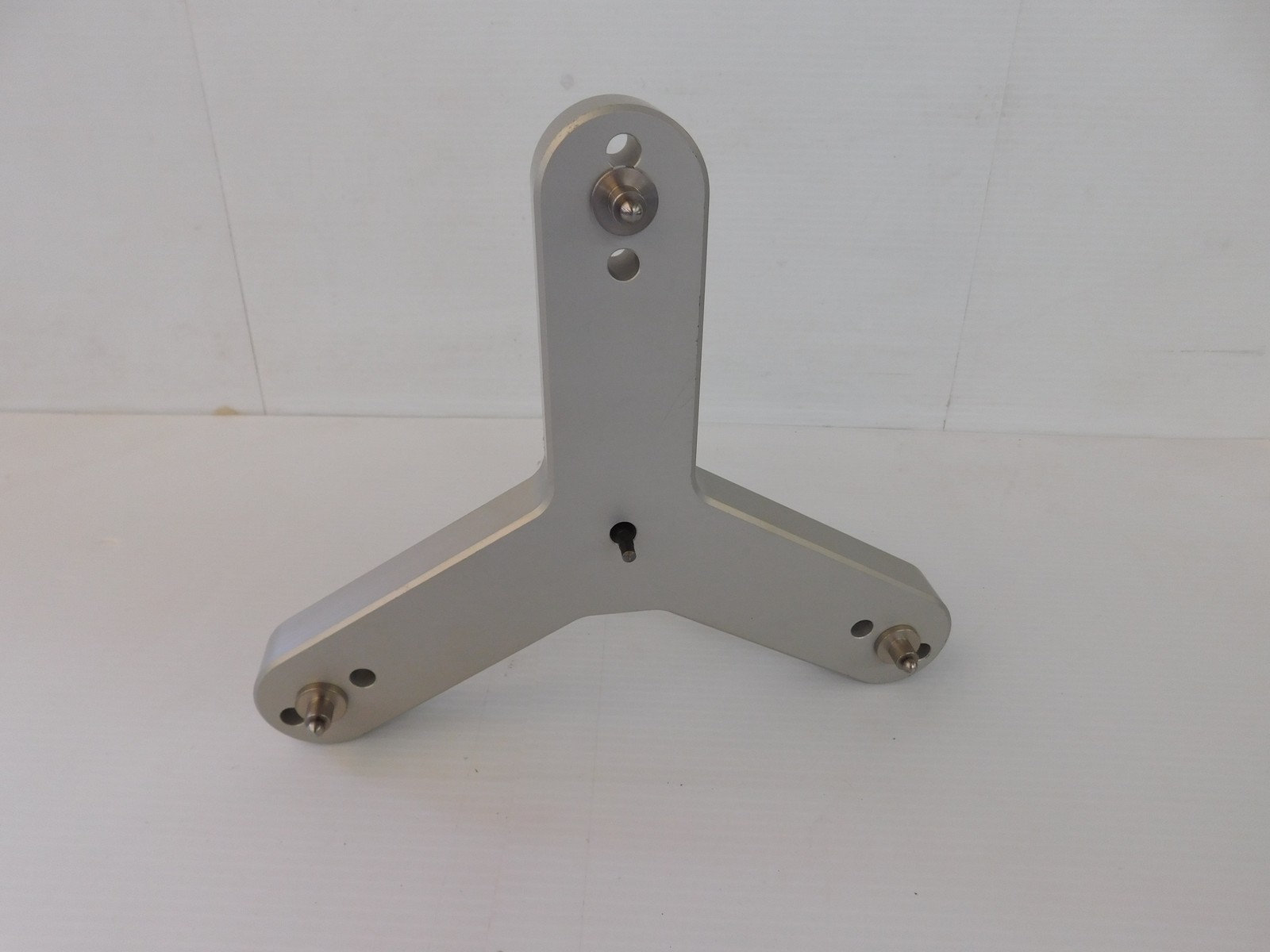 MITUTOYO MODEL IDC-112EB INDICATOR WITH STAND (LEQ91)