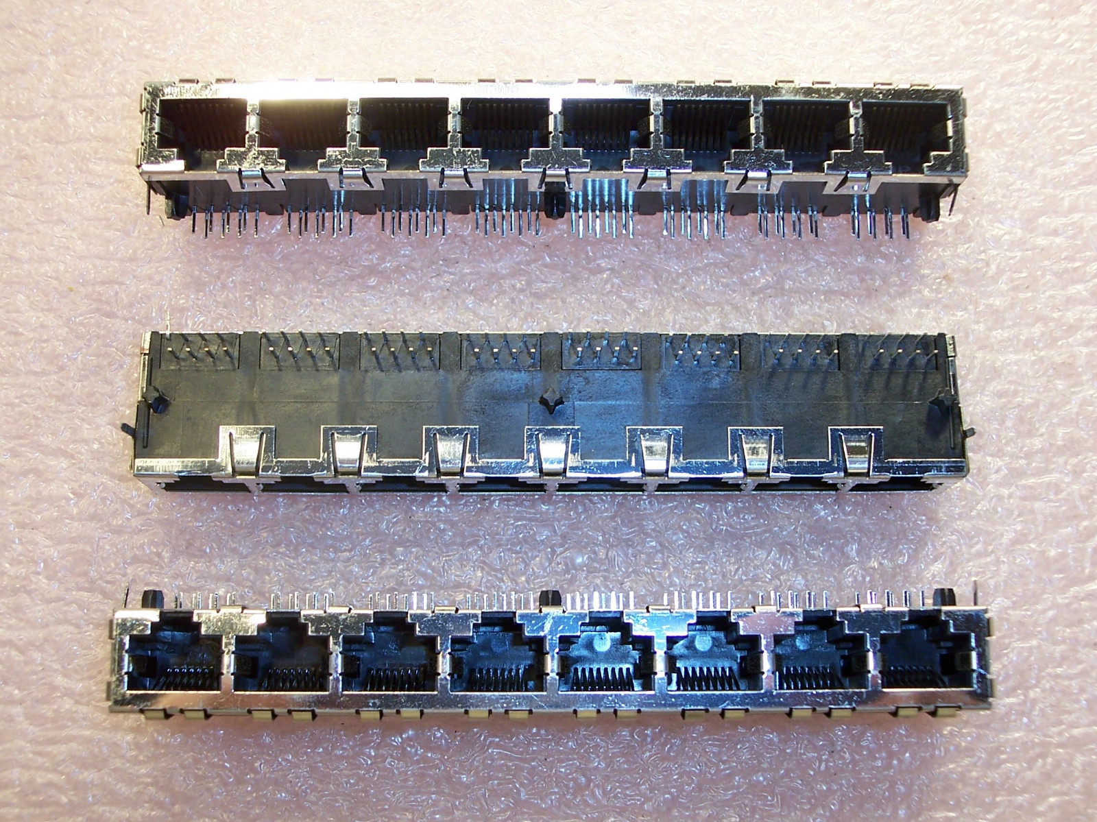 QTY (1) 8 PORT 8P8C RJ-45 R/A SHIELDED MODULAR TELEPHONE JACK 406560-2 AMP