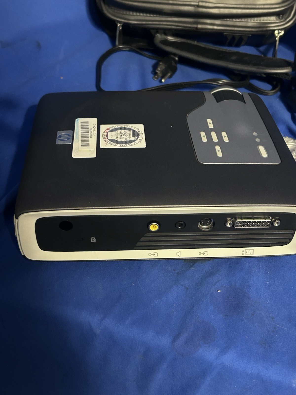 HP Digital Projector XB31 DLP w/ Case & Cords Tested