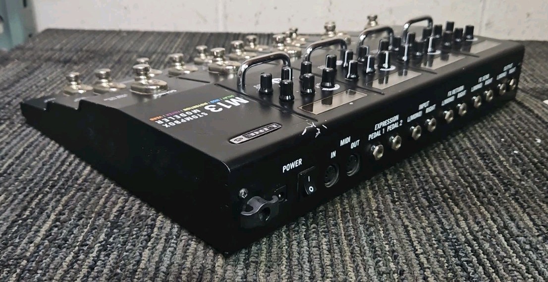 Line 6 M13 Stompbox Modeler Guitar Multi-Effects Pedal