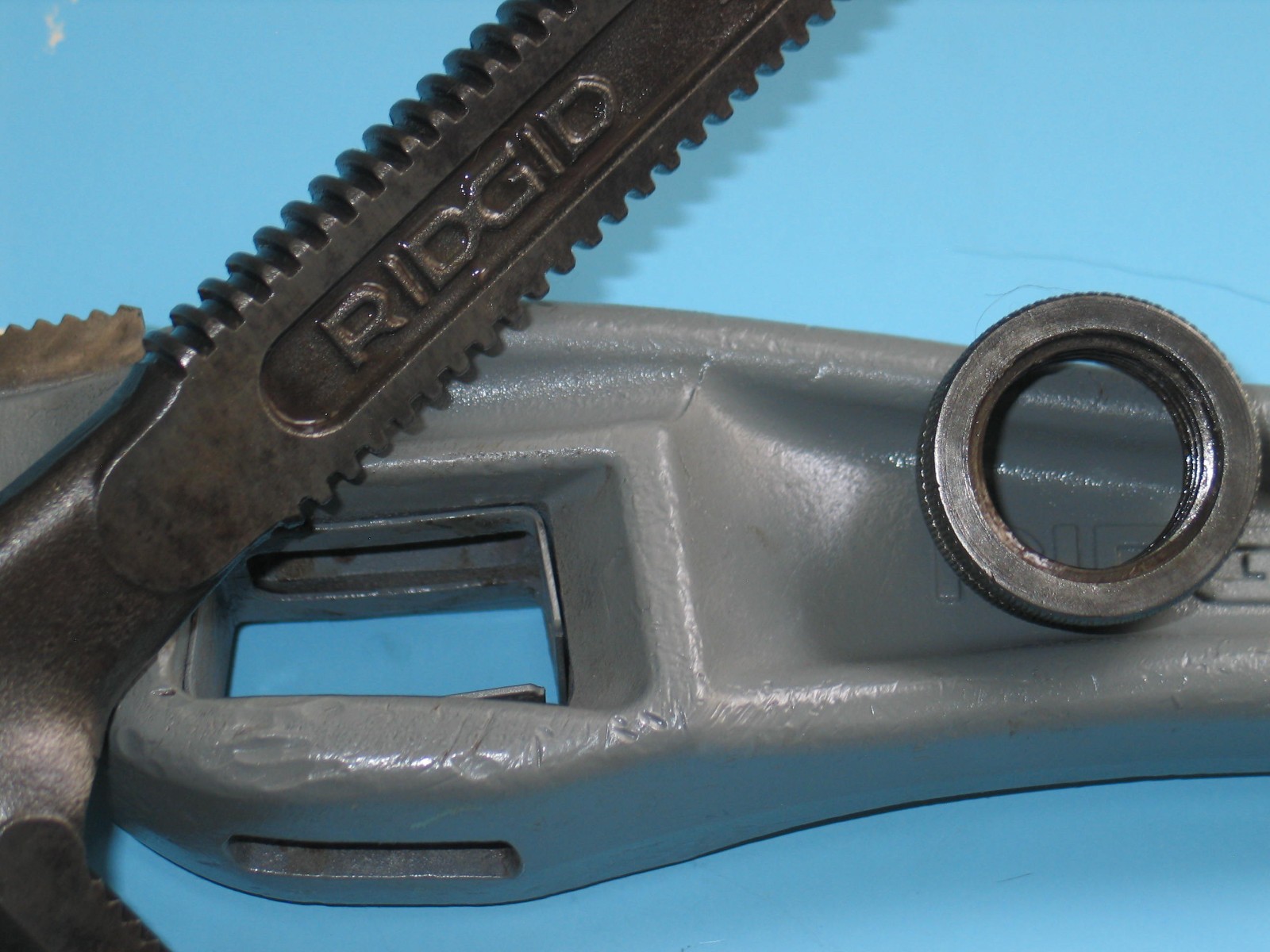 1 Ridgid 24" Heavy Duty Aluminum Right Angle Pipe Wrench