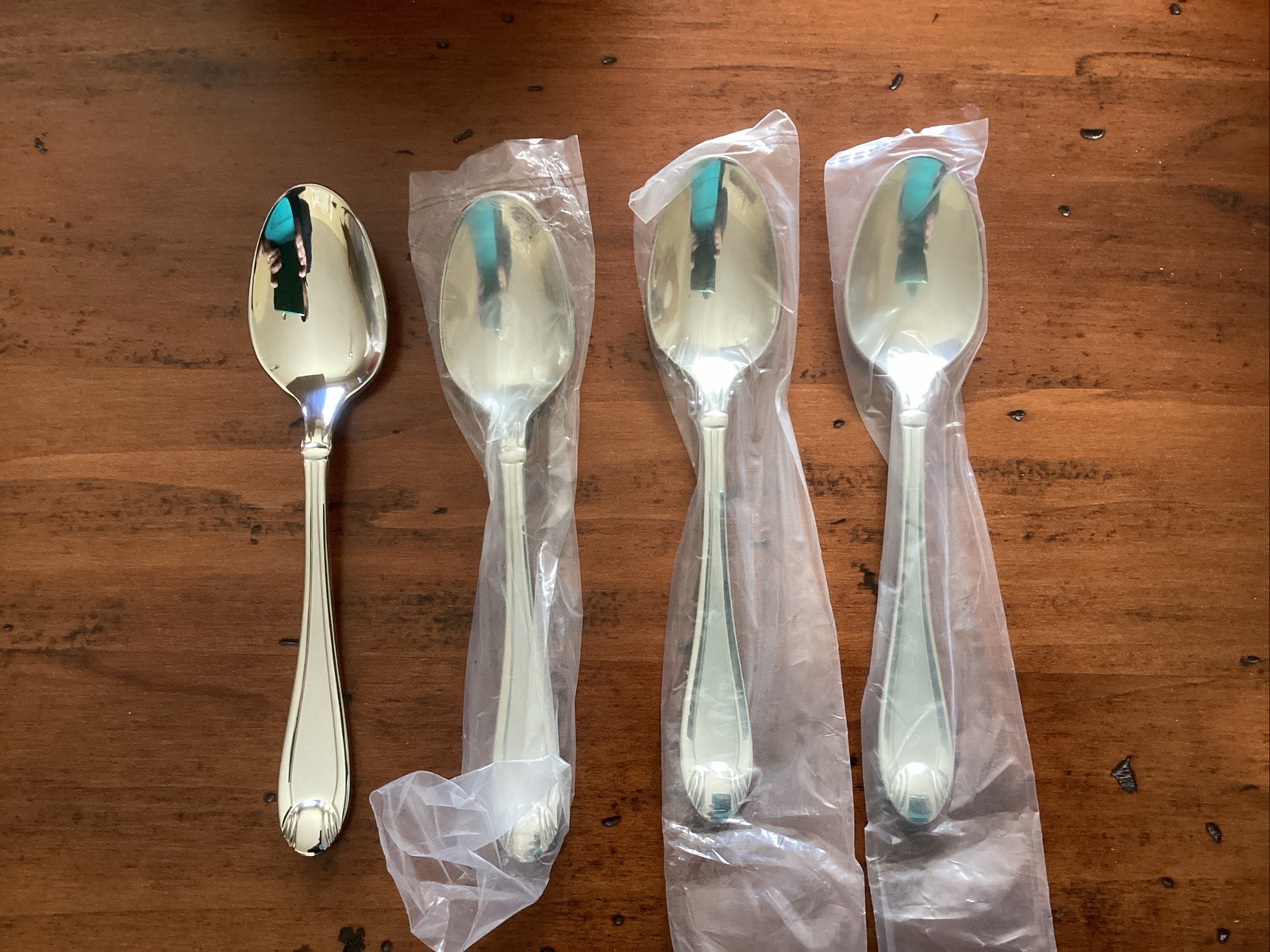Oneida Satin Garnet Oval Soup Spoons, Set of 4, New