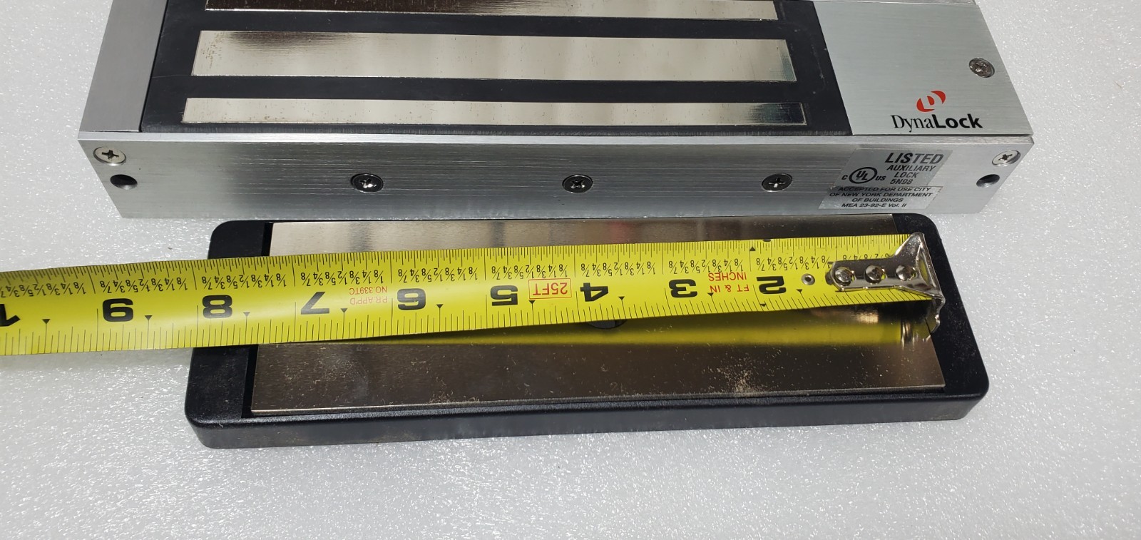 DynaLock 2011-US28-DSM Surface Mount Electromagnetic Lock 1200 LBS 12/24V NEW.