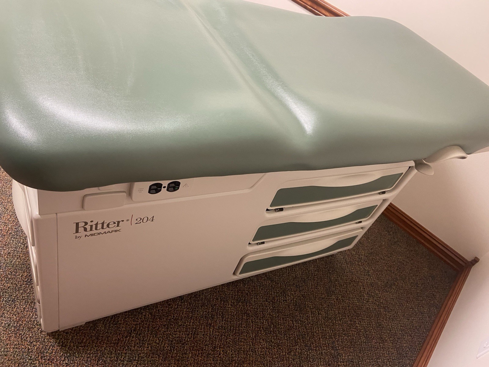 Ritter by Midmark 204 Examination Table w/ Drawer Base Storage Drawers & Step