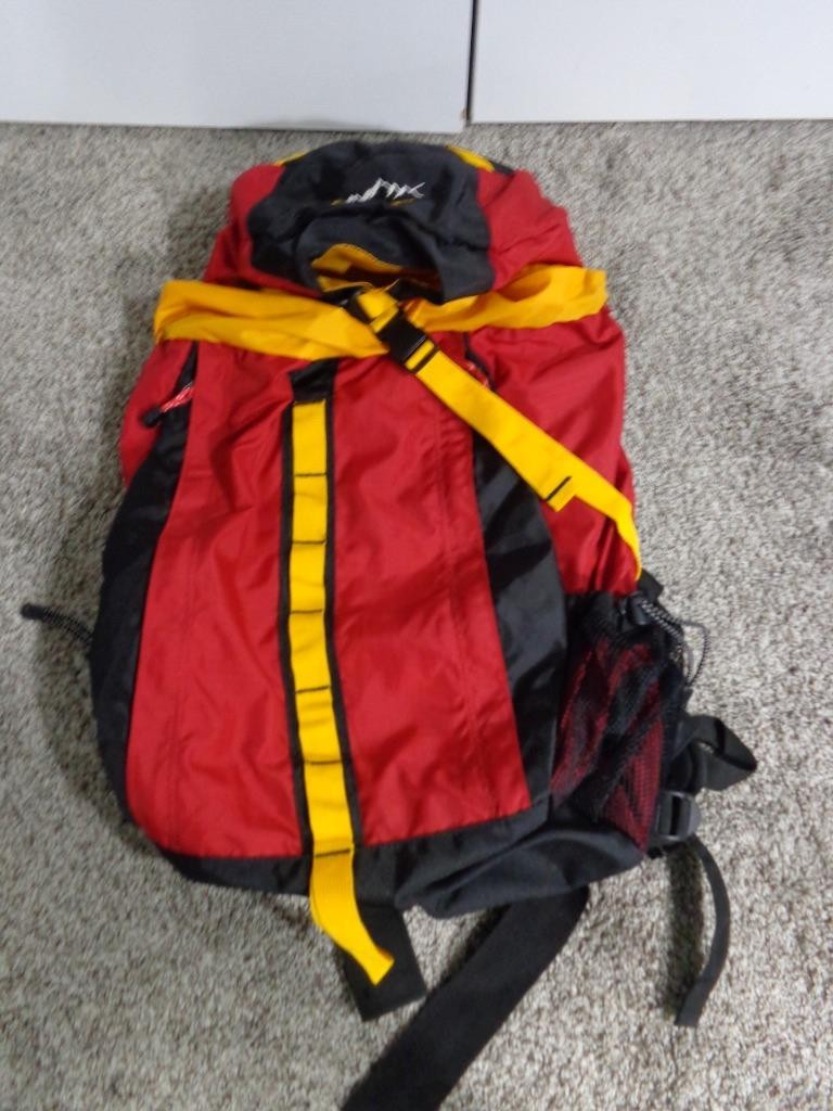 UNUSED 105 DEGREES MOUNTAINSMITH ~LARGE~ HIKING BACKPACK RED/BLACK READ DESCRIPT