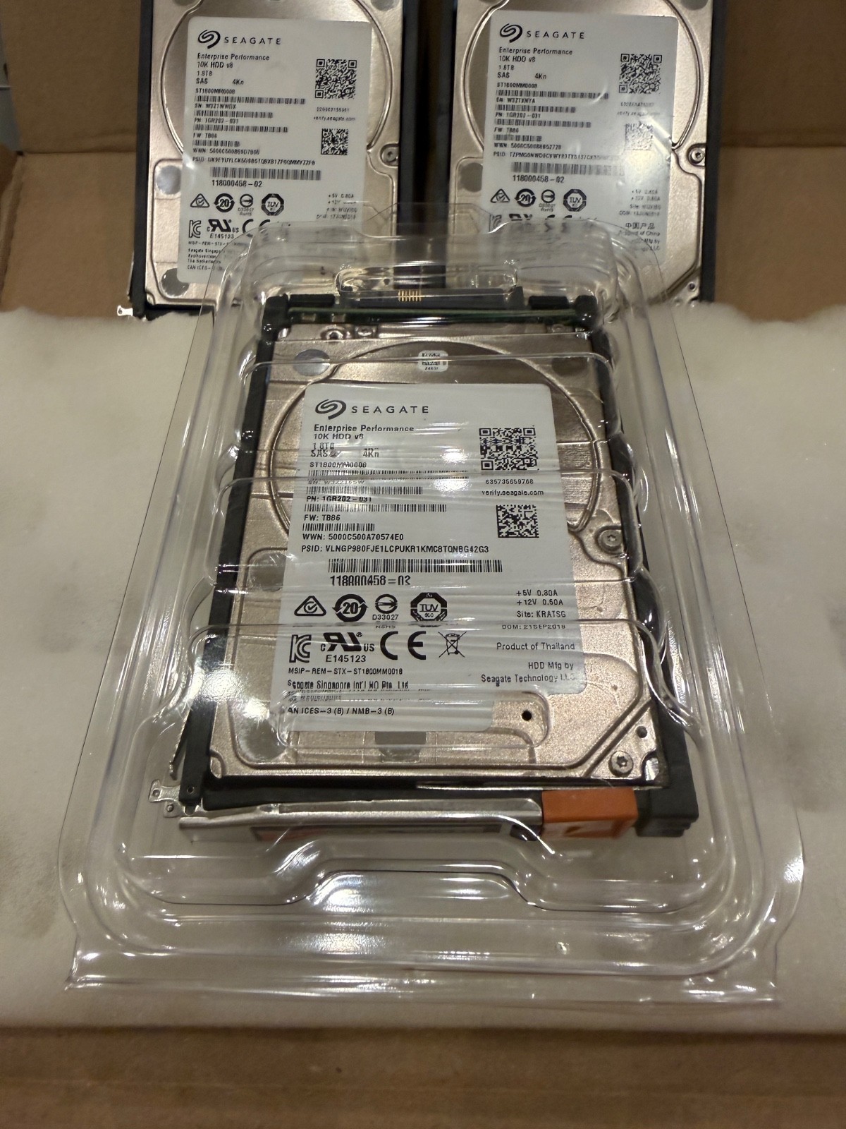 EMC 005051633 1.8TB 10K 2.5"  SAS HDD D3-2S10-1800 Unity 300 400 500 600 3 year