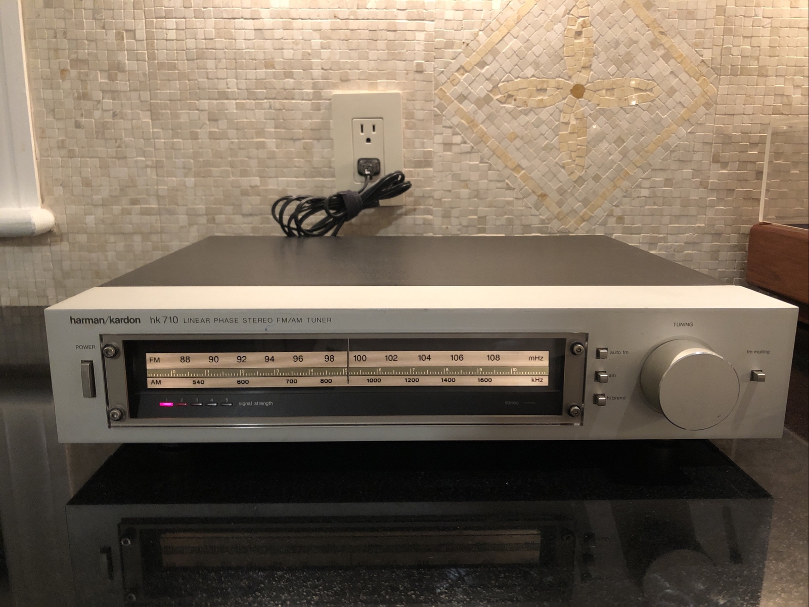 Mint Harman Kardon hk710 Linear Phase Stereo AMFM Tuner Perfect Workin Condition