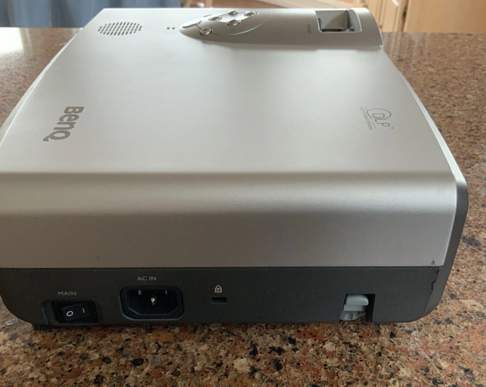 BenQ DX/S660 Projector - Complete Set - Not Turn On