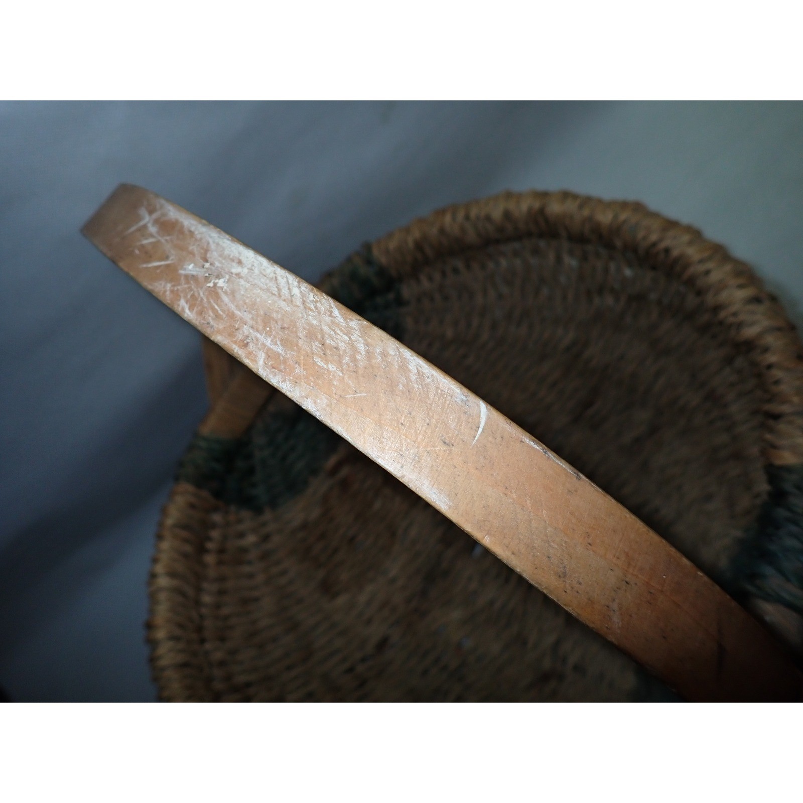 Vintage Hand Woven Buttock Basket Handle Gather Boho Retro Chic
