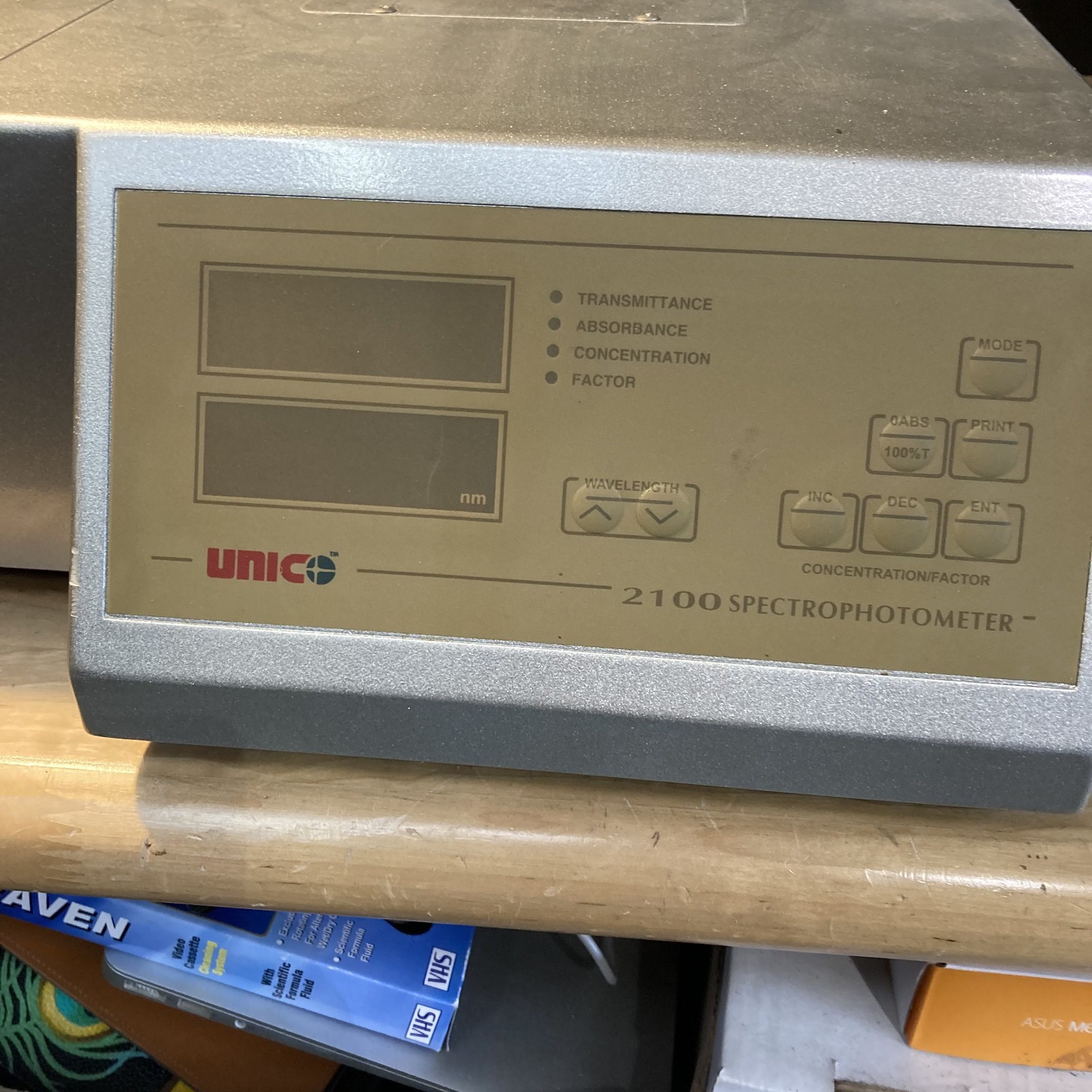 Unico Model 2100 Spectrophotometer 5nm Slit, 1200 Lines/mm With Manual