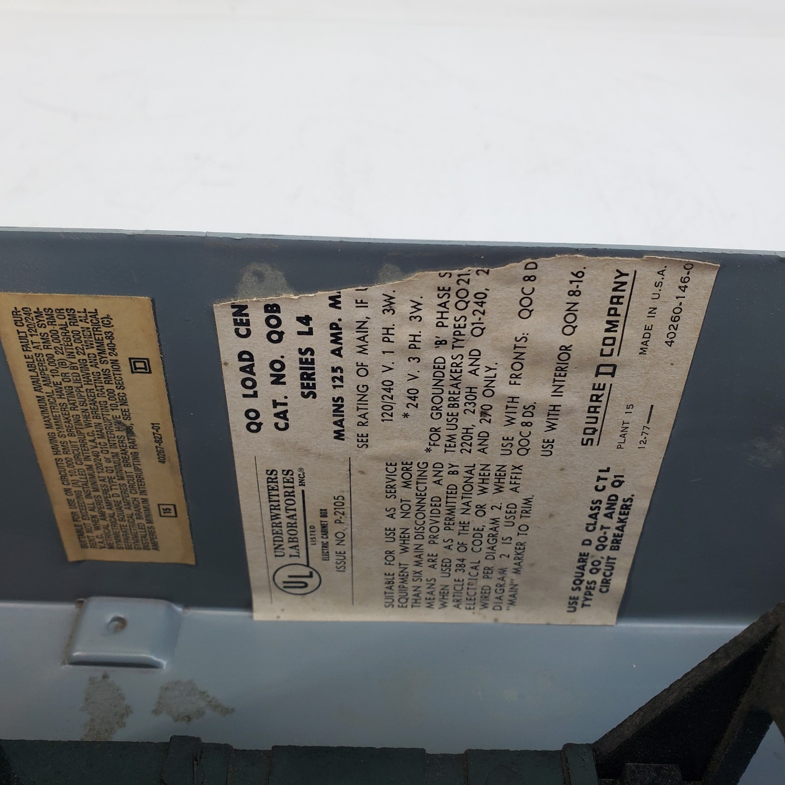Square D Load Center QOB8D With QON8-16 Interior