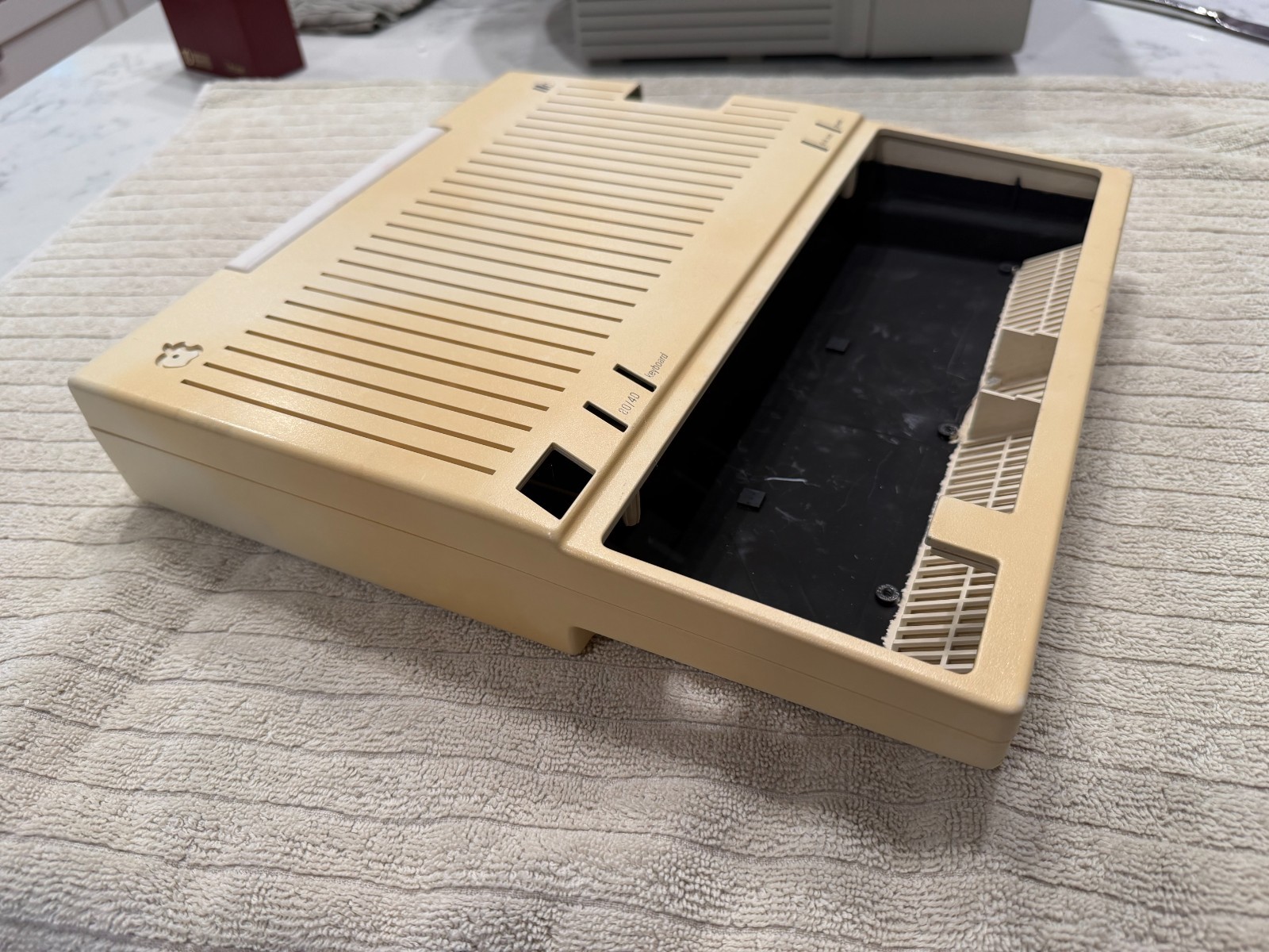 Apple IIc A2S4100 Plastic Shell only.