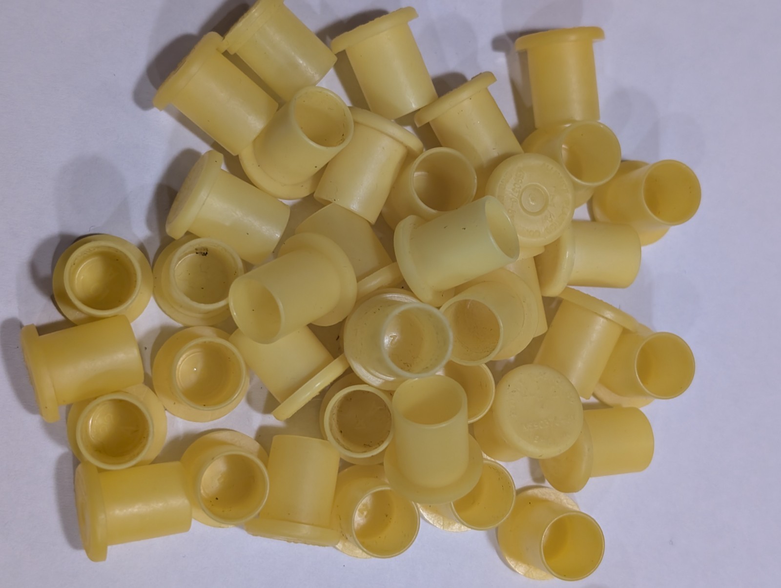 Lot of 50 BNC Female Dust Covers Caps Plugs Caplugs Yellow LDPE