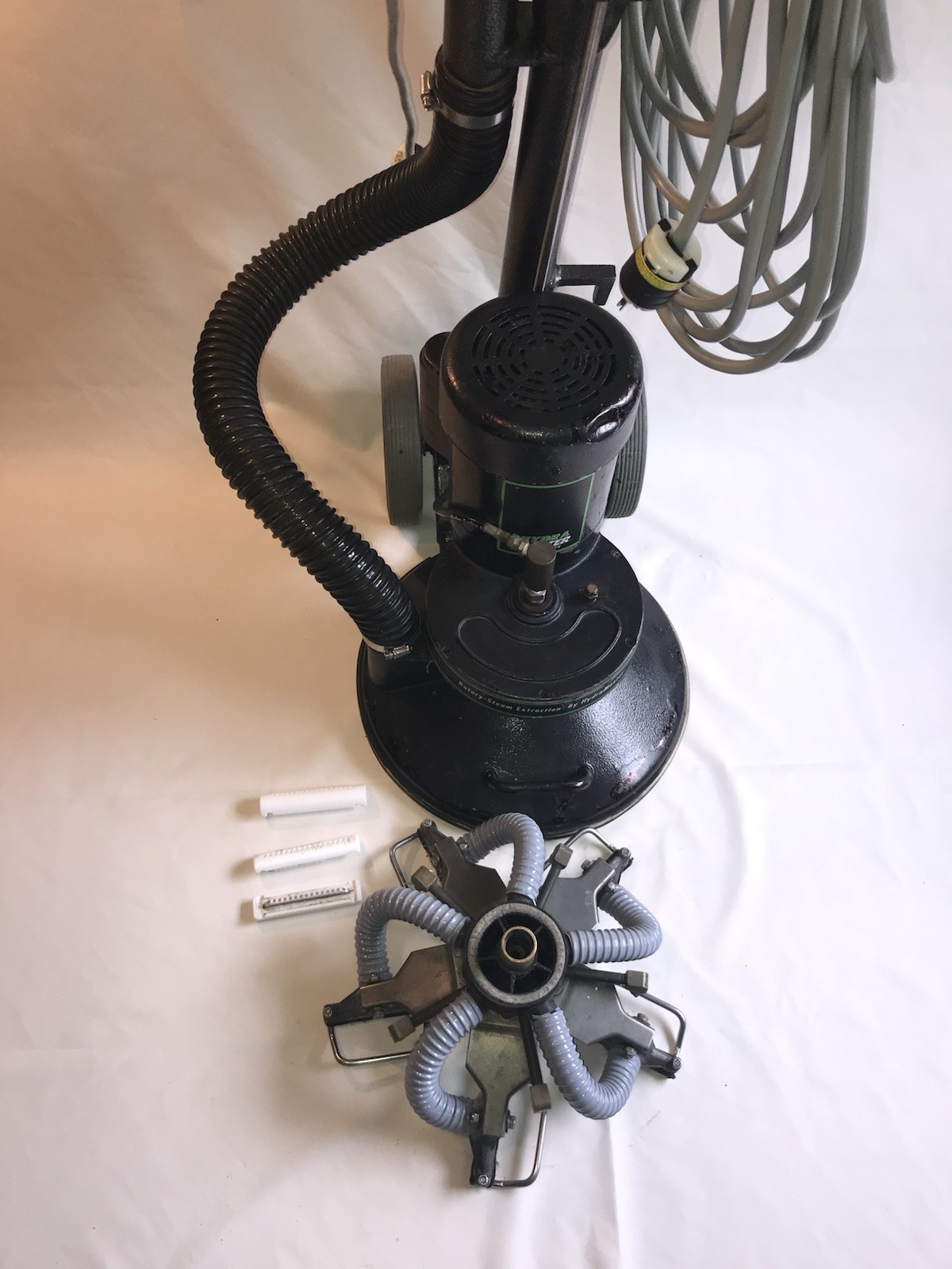 Hydramaster rx20 rotary jet extractor with 5 spray and extractor heads.