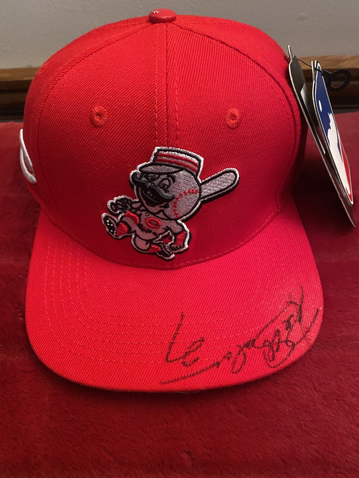 DEION SANDERS SIGNED HAT REDS
