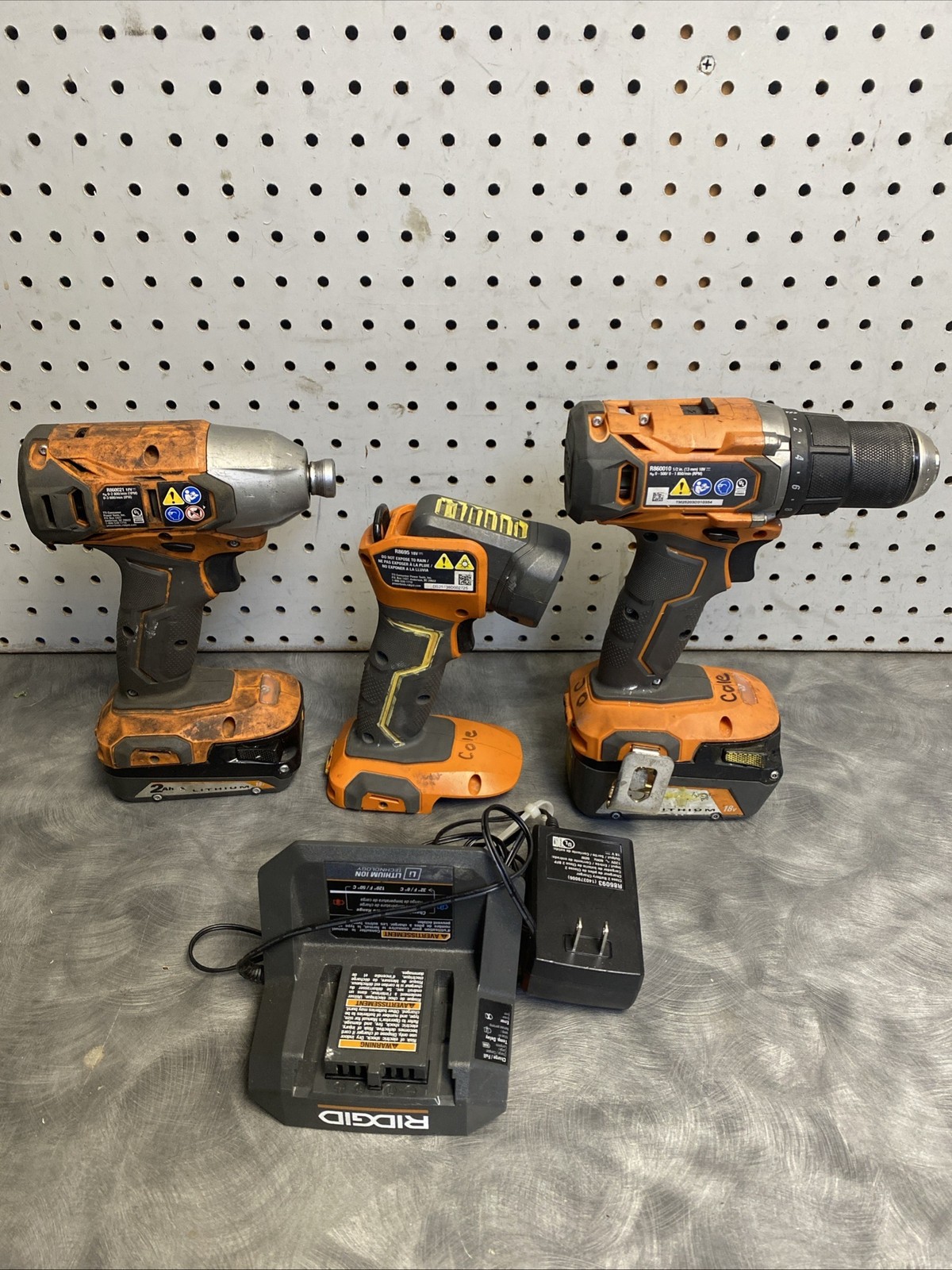 Ridgid Tool Set (R860010/R860021/R8695) With (2) Batteries And Charger