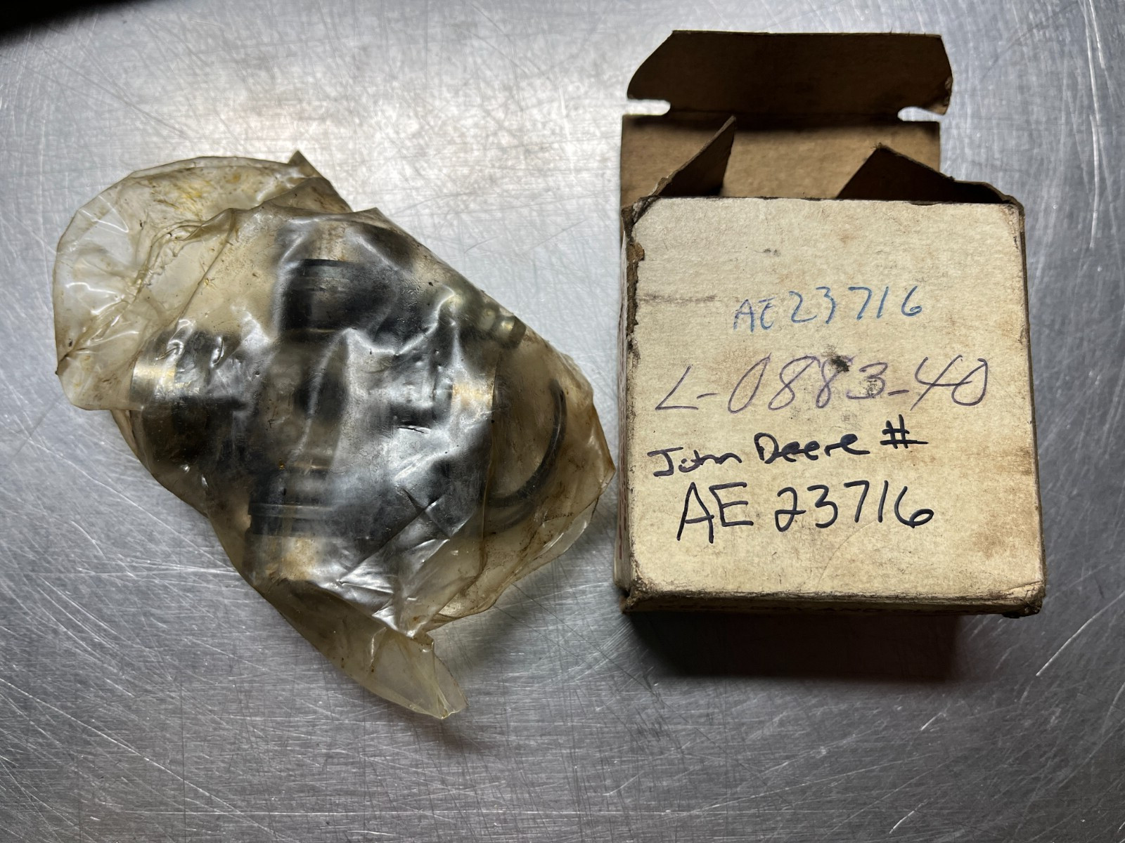 AE23716 John Deere U Joint Cross BEARING 0883-40
