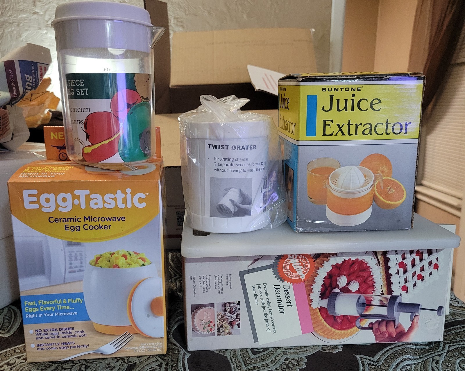 6 Kitchen Gadgets Egg Tastic, Juicer, Wilton Decorator, 16oz Measure, Twist Grat